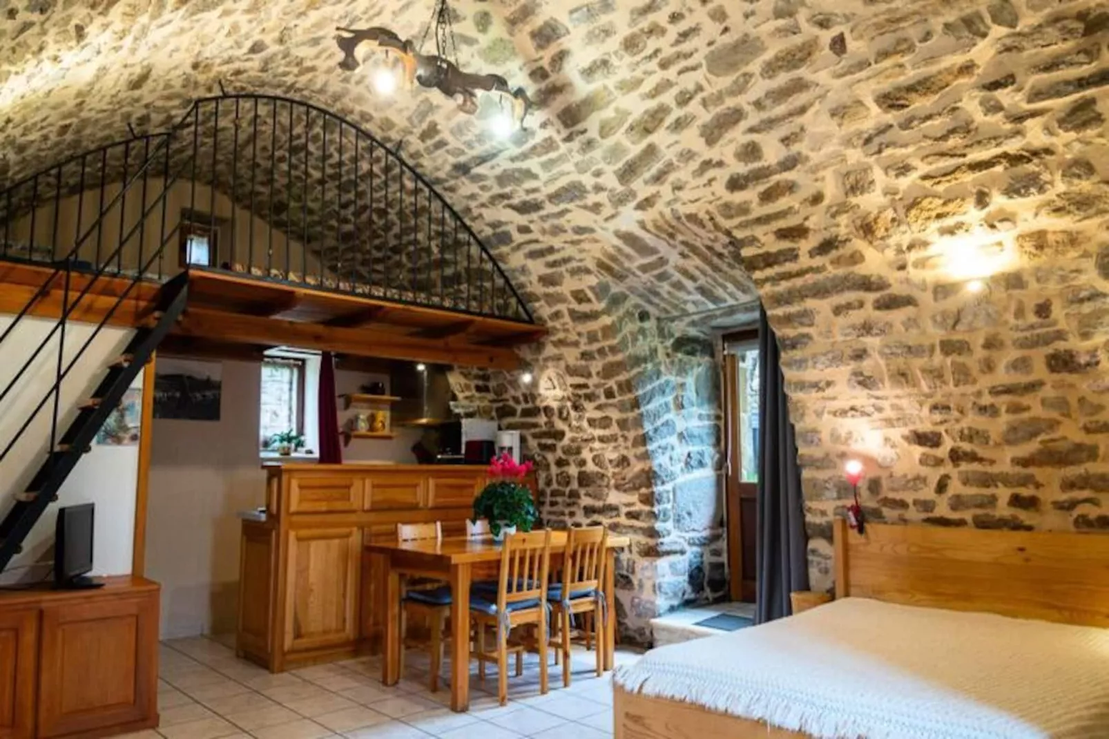 Gîte de France La voûte céleste 2/3 pers aux bondons 3 épis