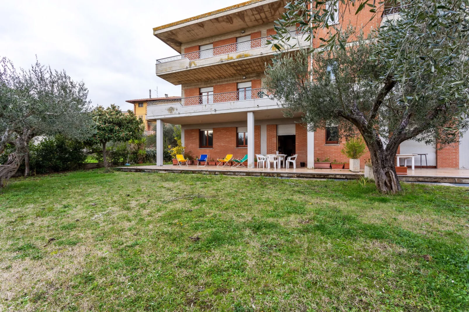 Casa Tommaso - Quadri P T - 8 pax-Buitenkant zomer