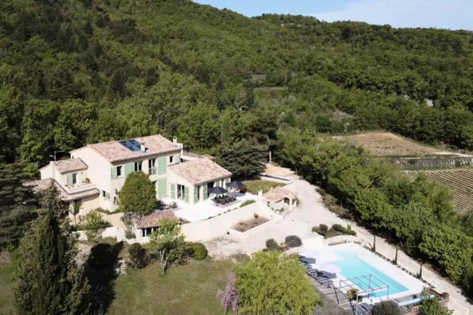 Magnifique Propri&eacute;t&eacute; Avec Vues Panoramiques Et Piscine Priv&eacute;e