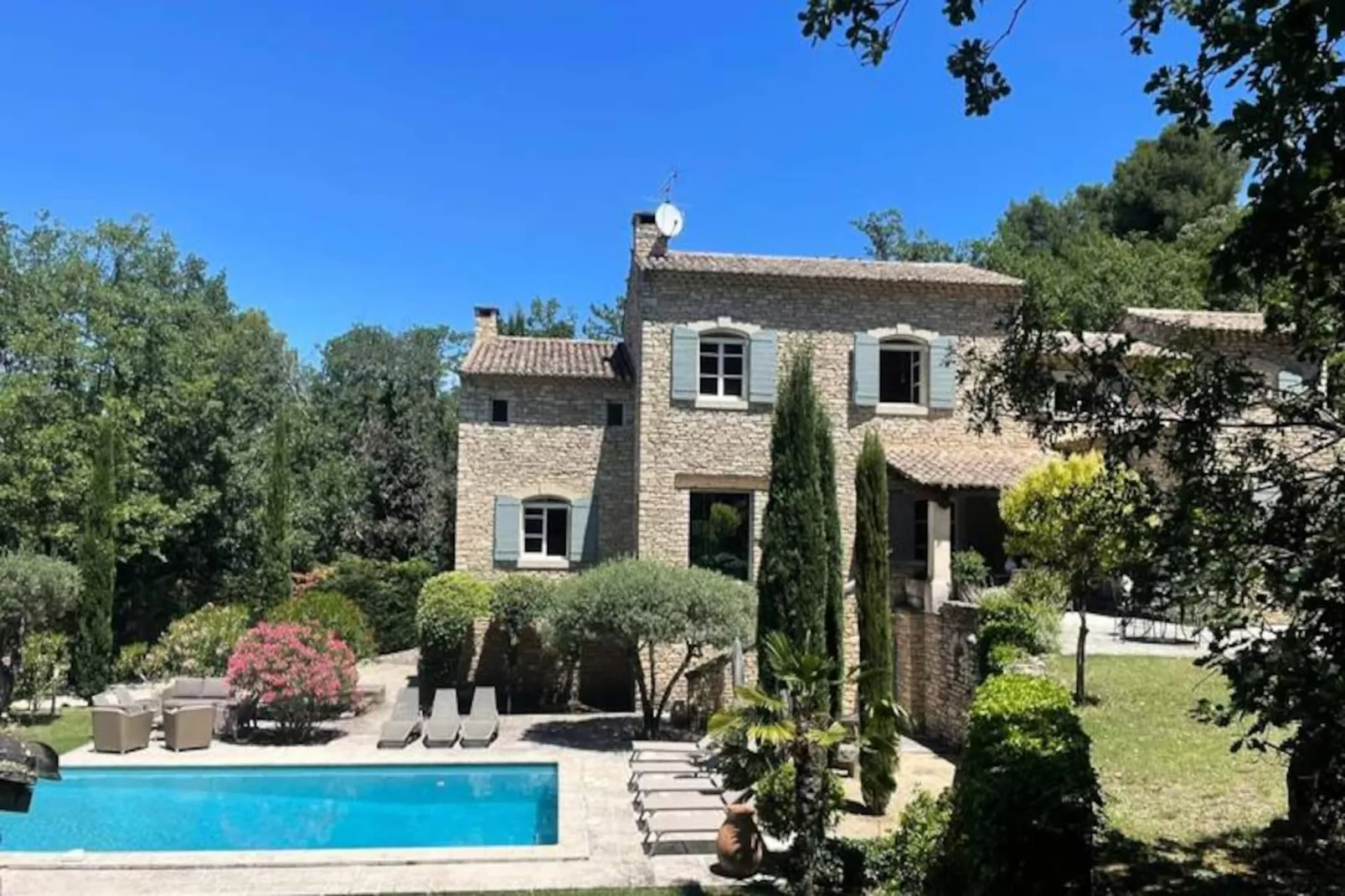 Propri&eacute;t&eacute; D'exception Au Coeur Du Luberon