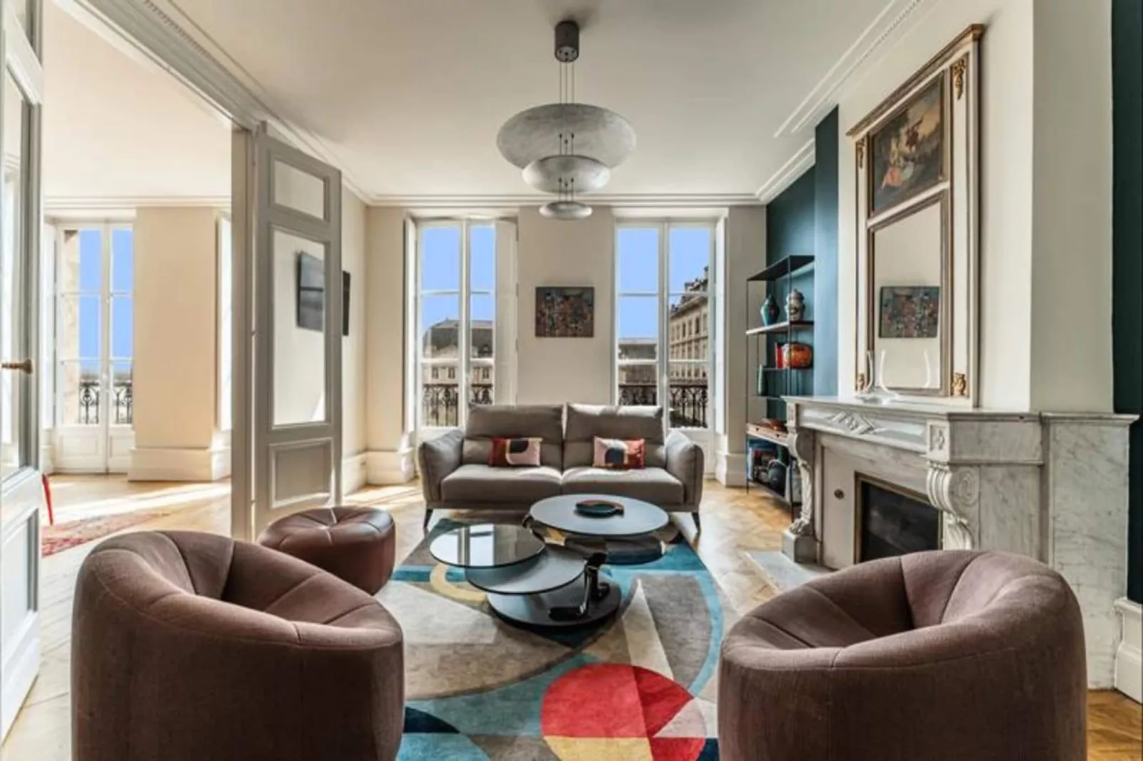 Appartement Prestations Haut Standing Avec Vue Sur La Place De La Bourse