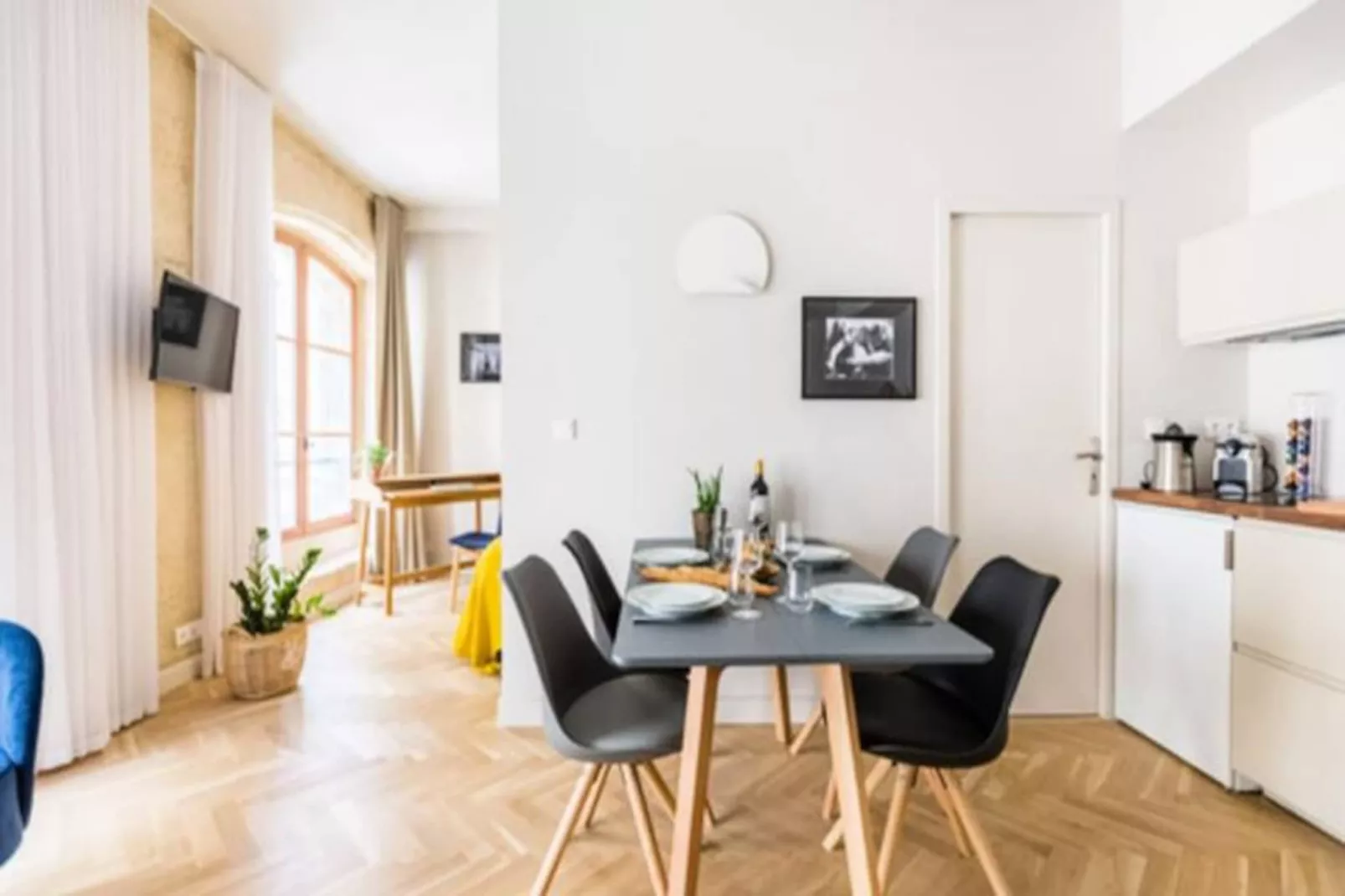 Appartement &agrave; La Belle Pierre Et Lumineux Pour 4 Situ&eacute; Dans L'hypercentre