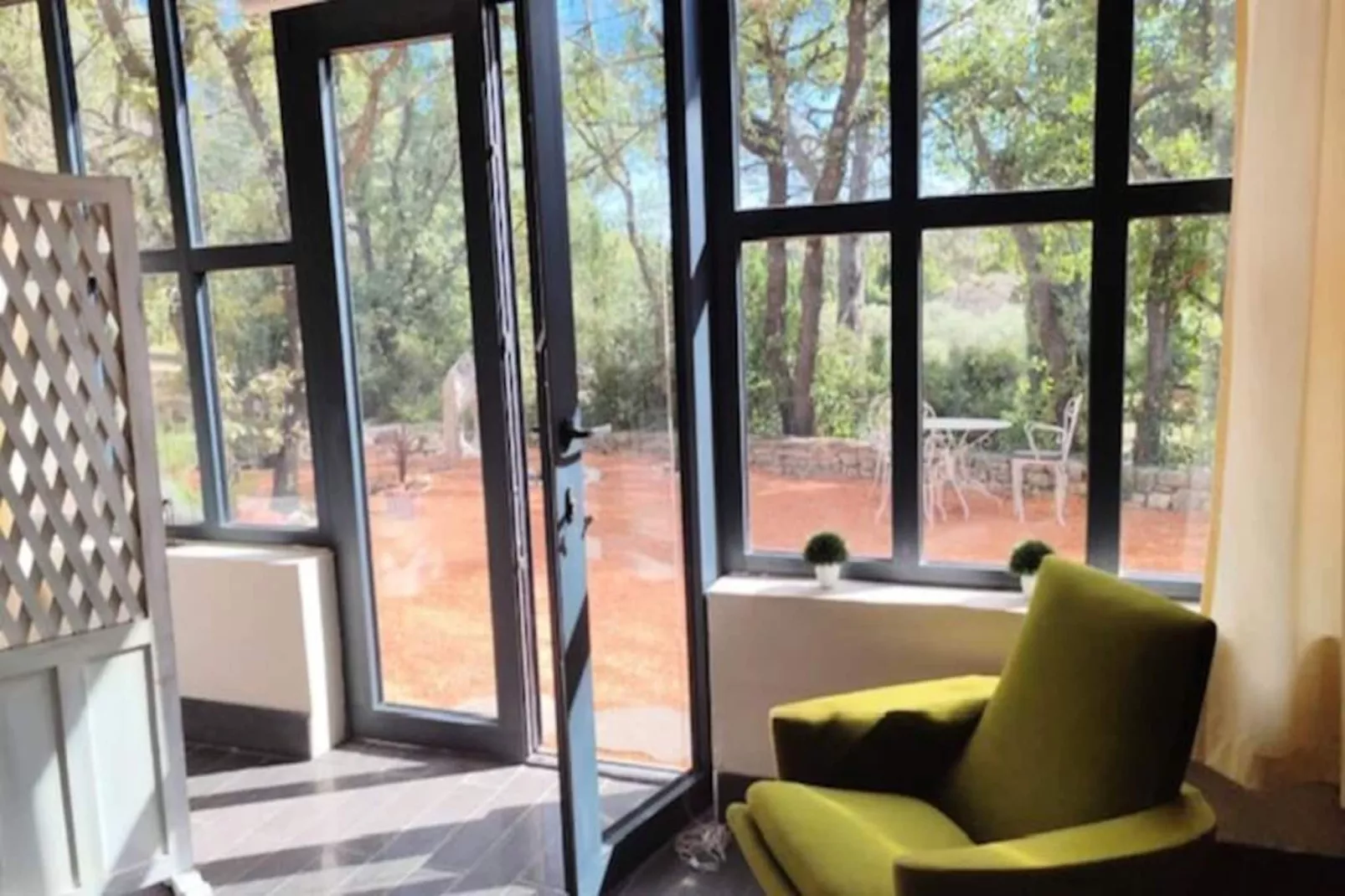 La Roseraie- Pernes-les-fontaines