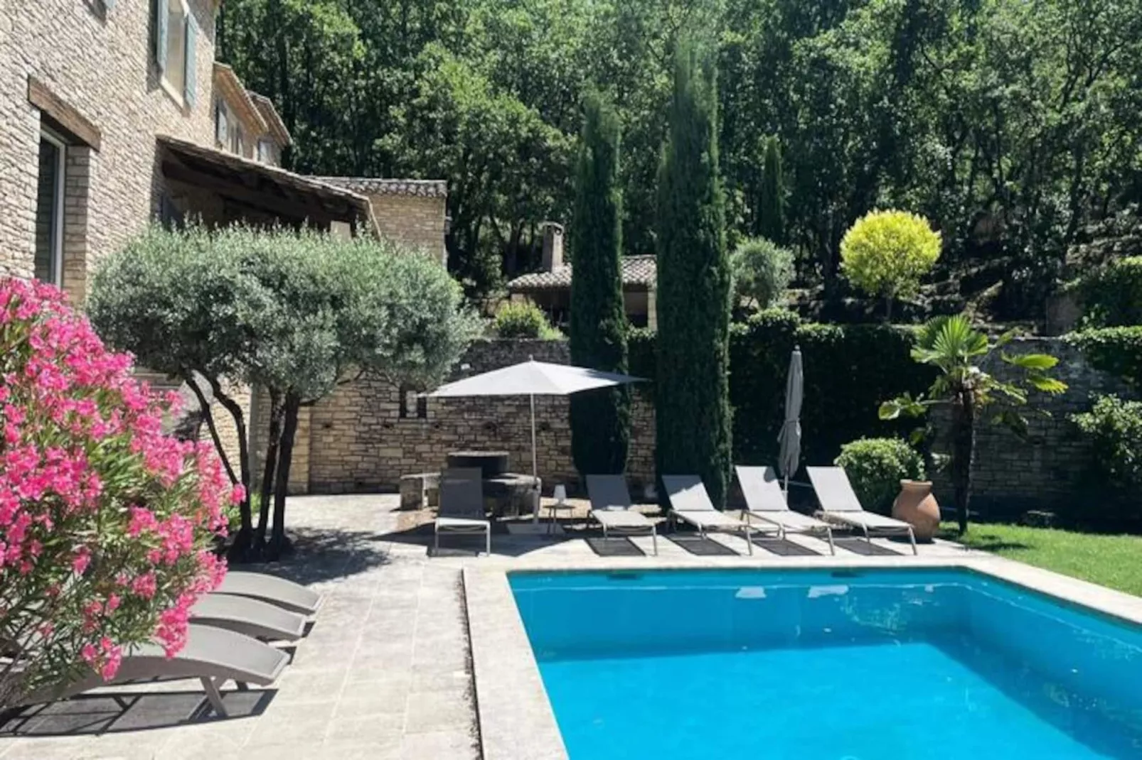 Propri&eacute;t&eacute; D'exception Au Coeur Du Luberon