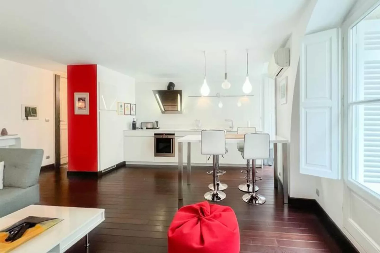 Appartement De Haut Standing Authentique Situ&eacute; Au Coeur Du Triangle D'or