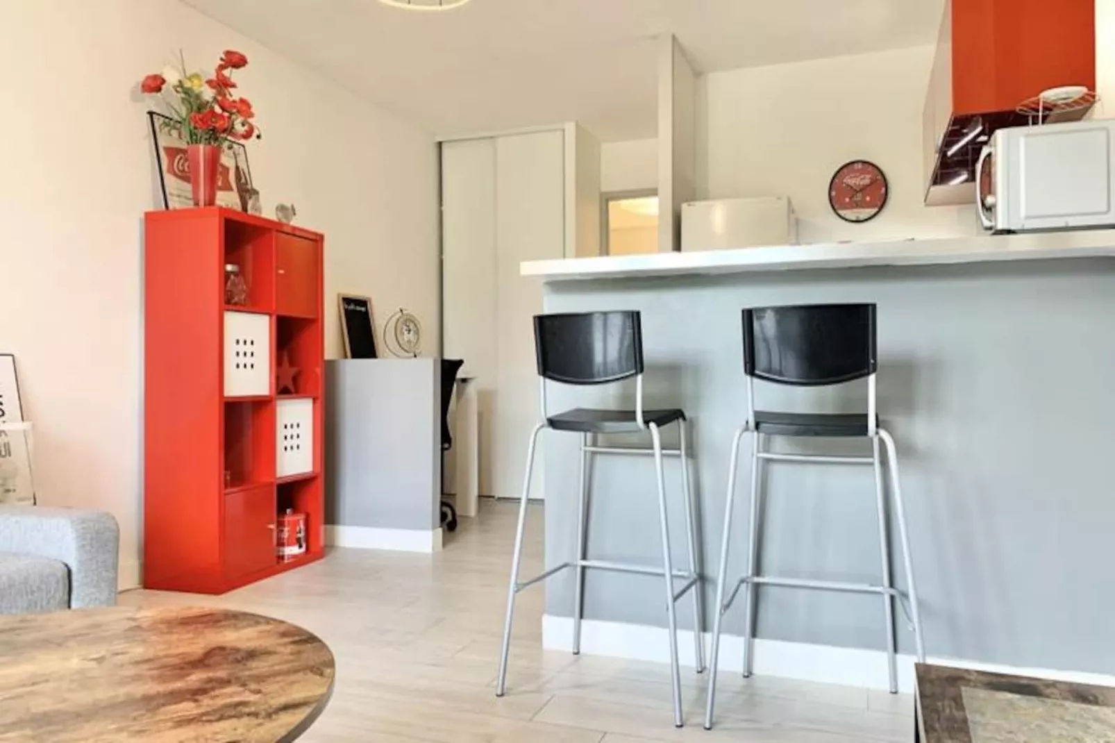 | The Red One 💋| Studio Canap&eacute;-lit | Proche Gem, Gare