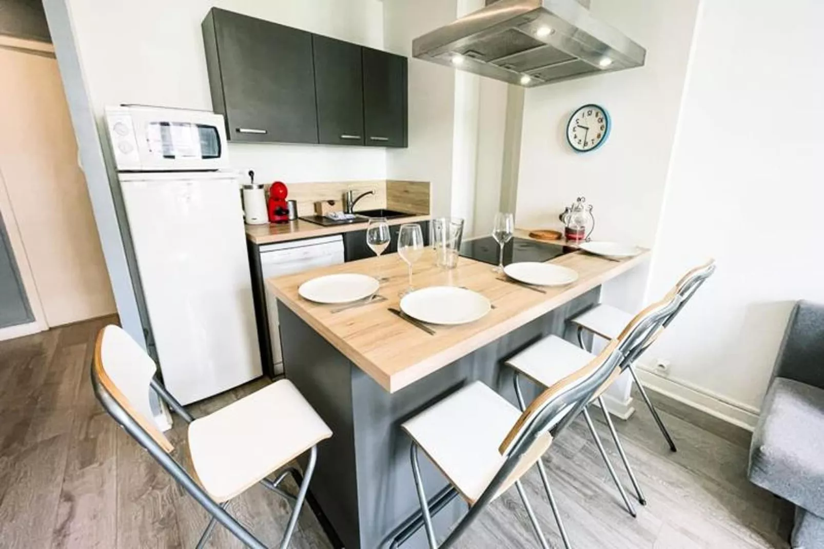 | Blue Lagoon 🩵| T3 6 Pax | Caserne De Bonne