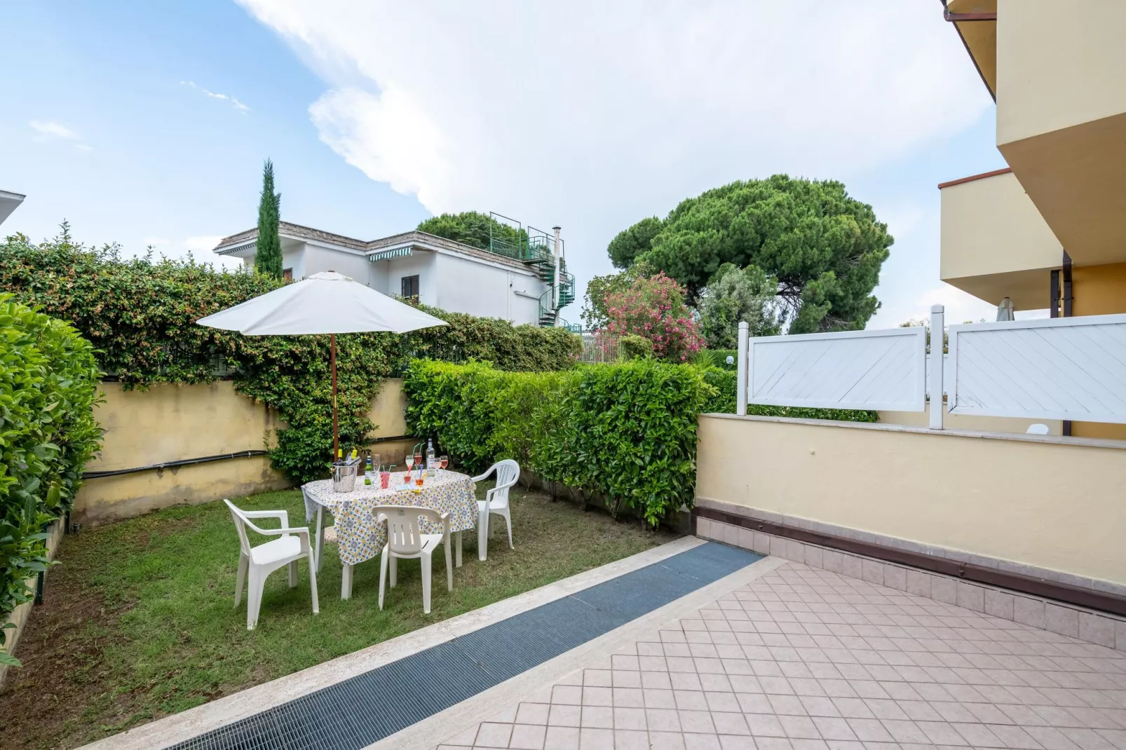 Conca degli Dei con giardino-Tuinen zomer