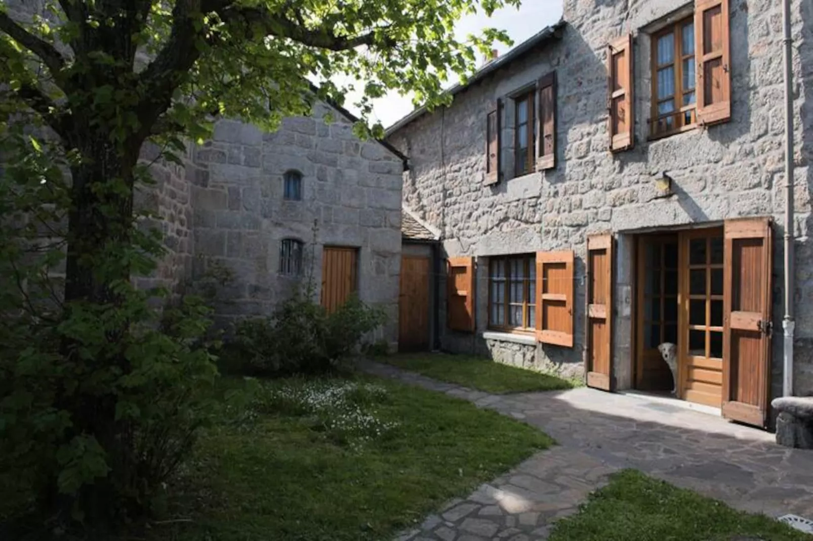 Gîte de France Gîtes de france 6/7 personnes au fau de peyre 2 épis