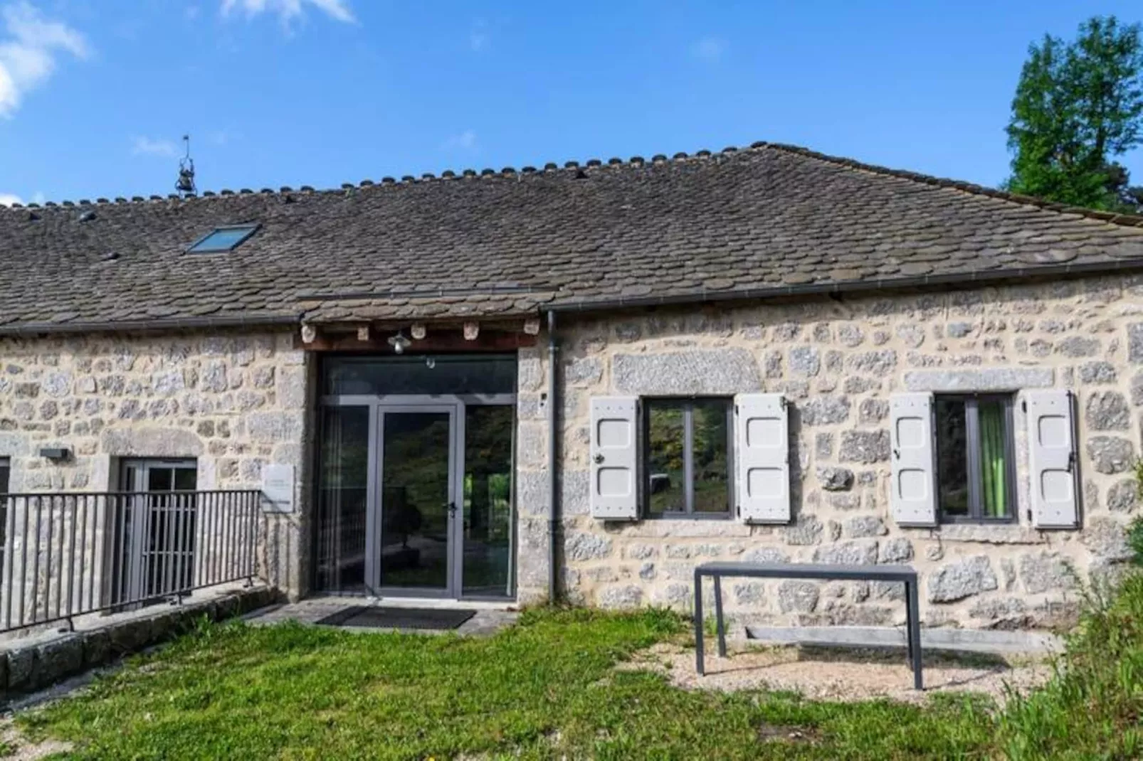 Gîte de France Gîtes de france 24 personnes - domaine de coulagnettes 3 épis