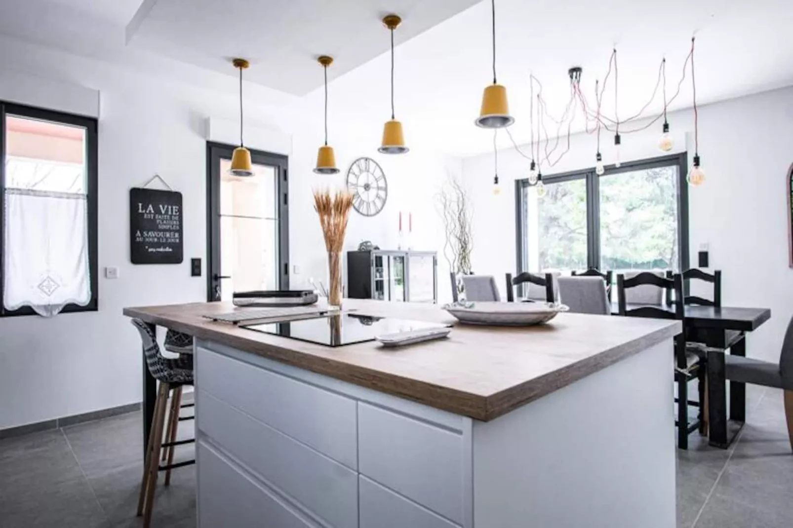 Maison Contemporaine - Grand Jardin Et Piscine Priv&eacute;e