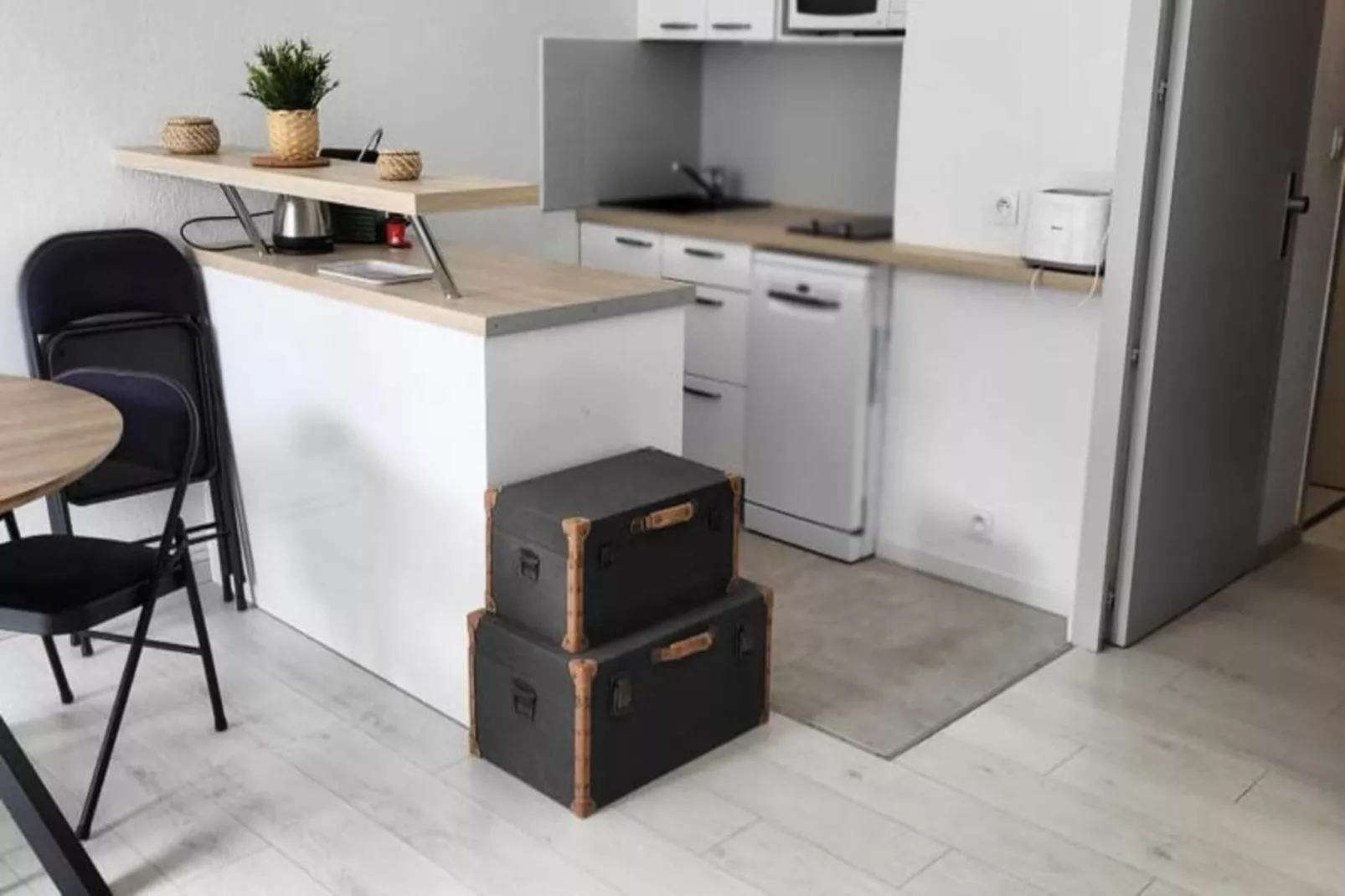 Résidence La Cigale De Mer &agrave; 100 M De La Plage Et Du Centre Ville Du Grau Du Roi-Keuken