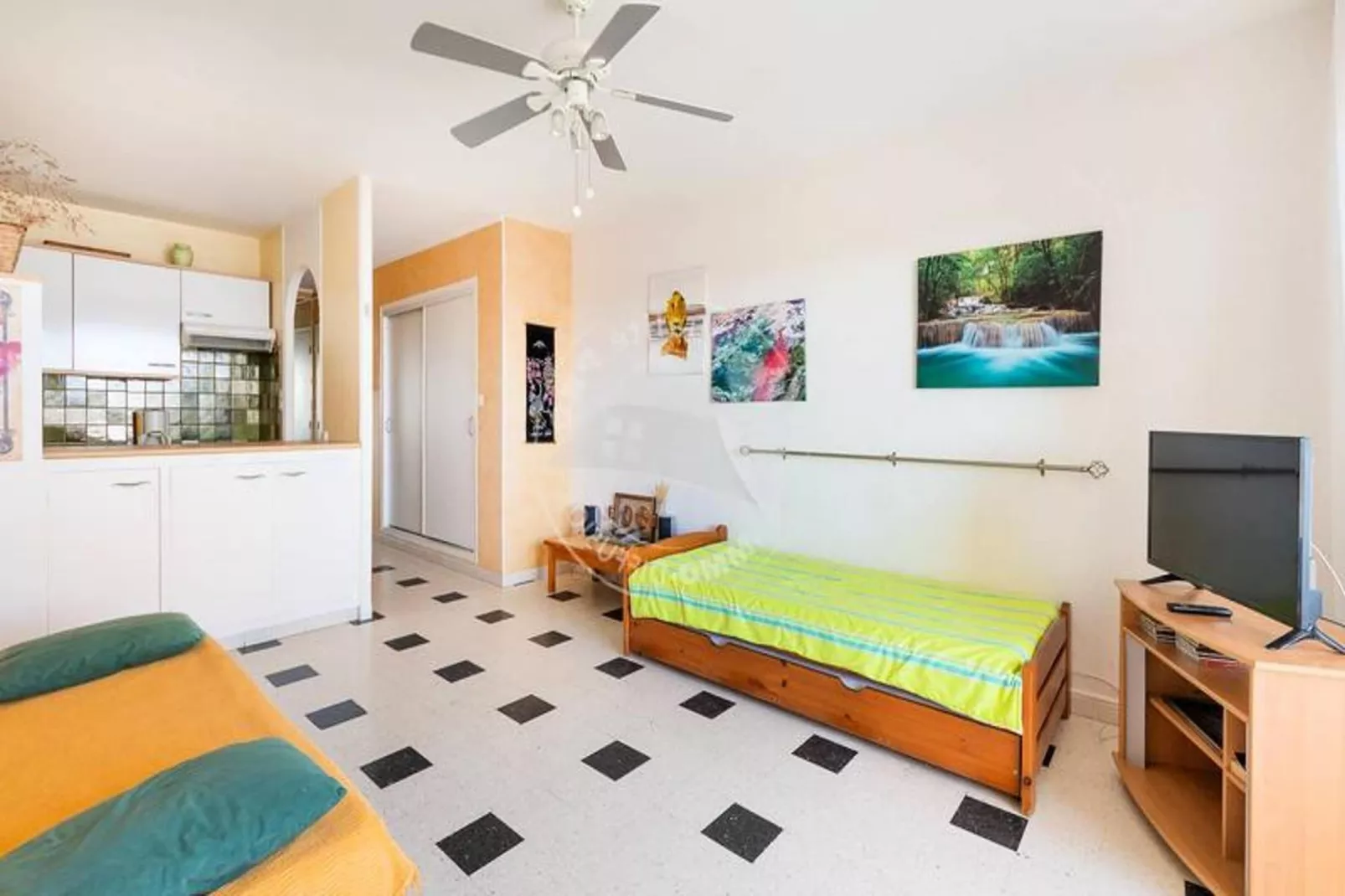 Résidence "les Tamaris"-Woonkamer