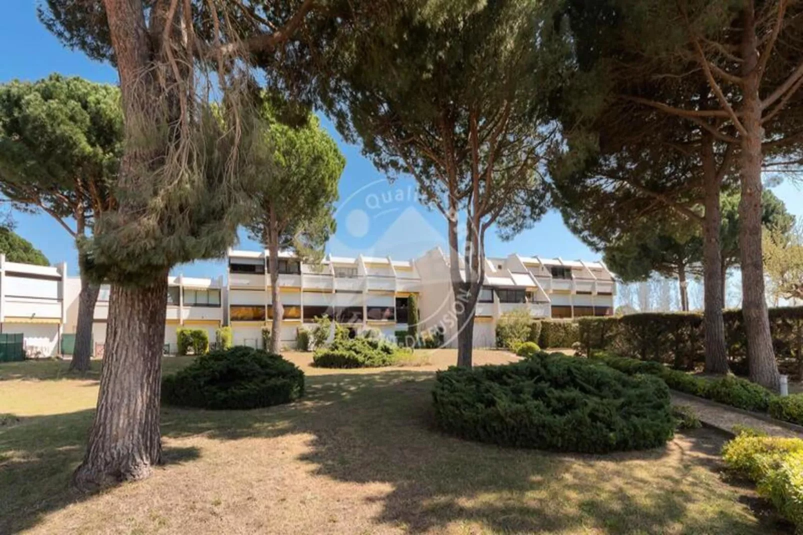 Résidence Les Jardins De La Baronnies-Buitenkant zomer