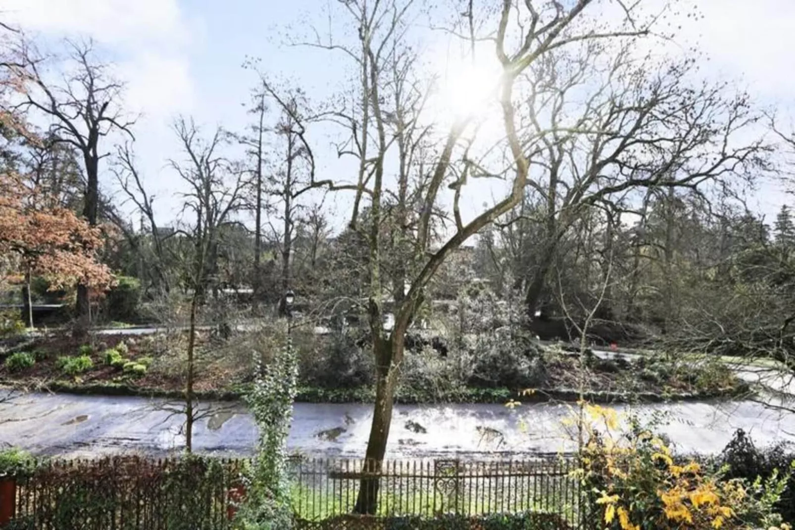 Maison Labruy&egrave;re - Royal Garden Suite-Buitenkant zomer