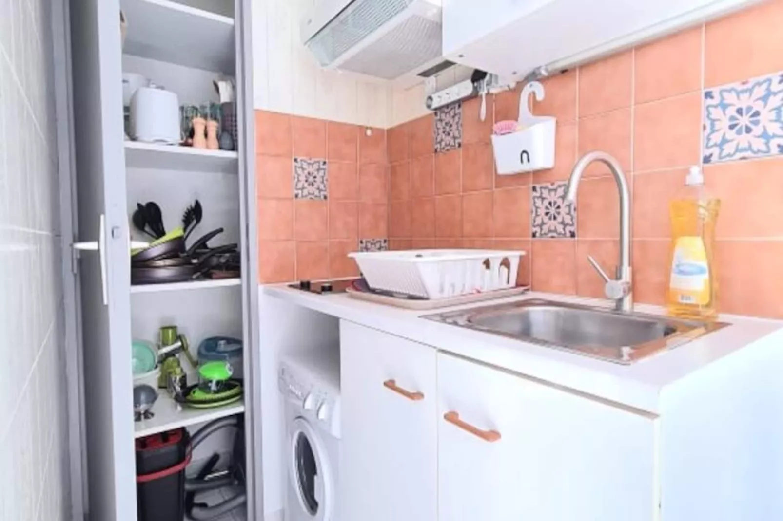 Proche Du Port Et De La Plage !-Image-tags.