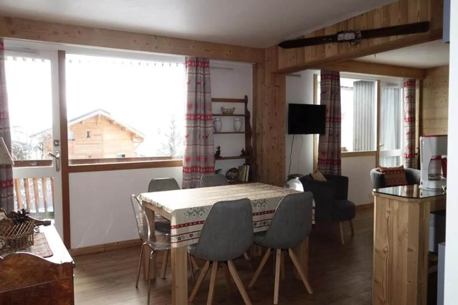 Résidence Kandahar-Eetkamer