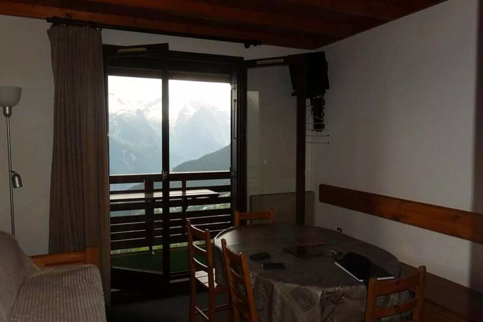 Résidence Solaires-Eetkamer