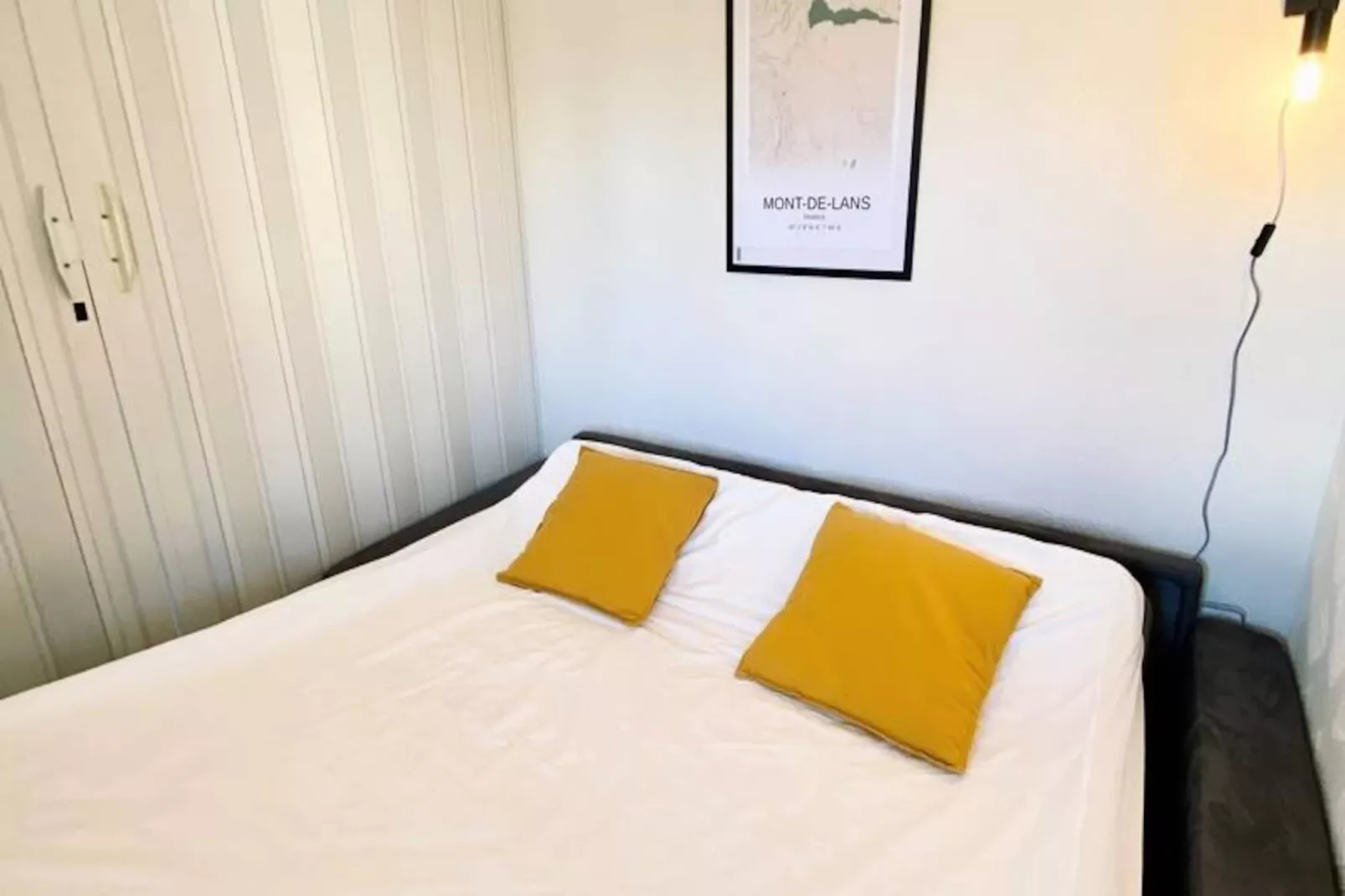 Chalet D'or B-Image-tags.