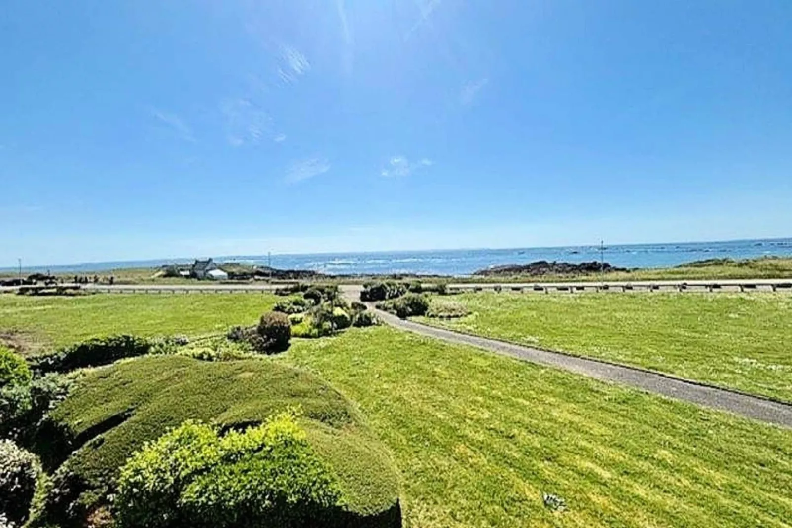 Résidence Les 3 Iles-Uitzicht zomer