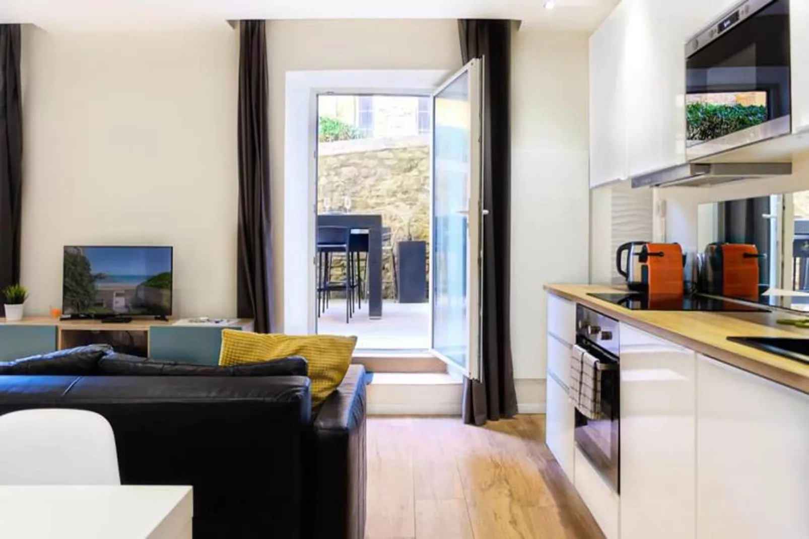 Magnifique T3 Tout Confort Avec Terrasse, Parking Et Vue Oc&eacute;an Pour 5-Woonkamer