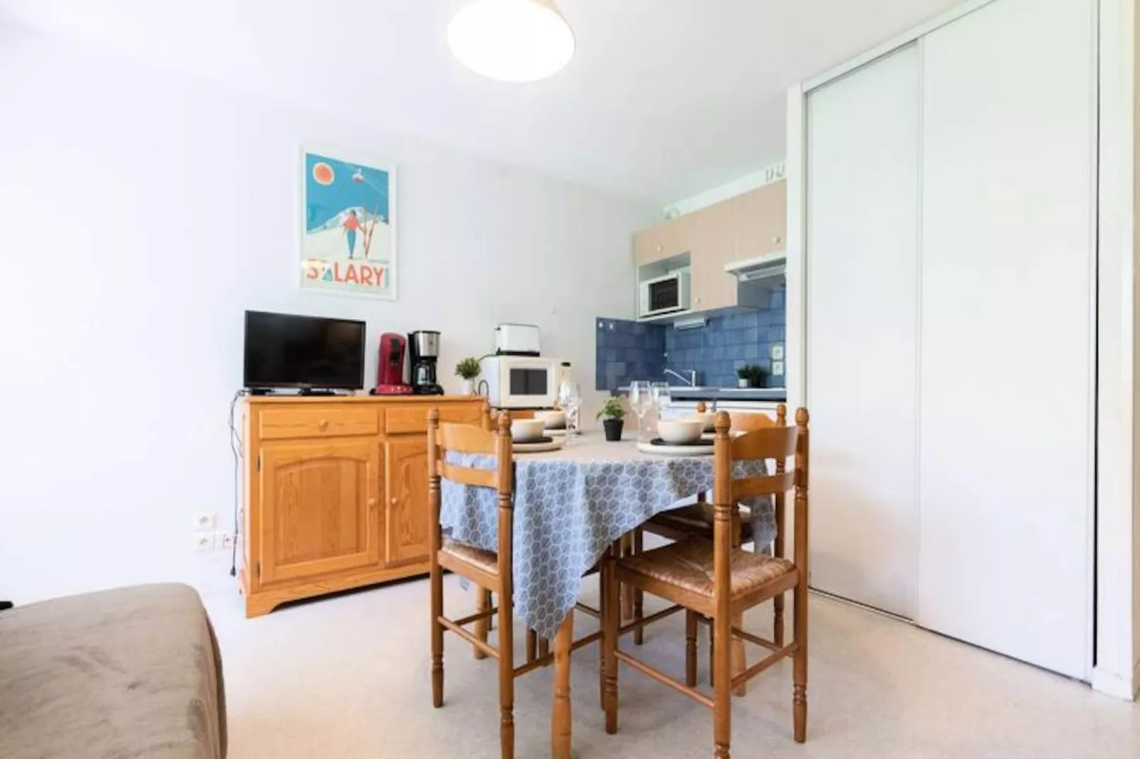 Résidence Arches Daure Bata-Image-tags.