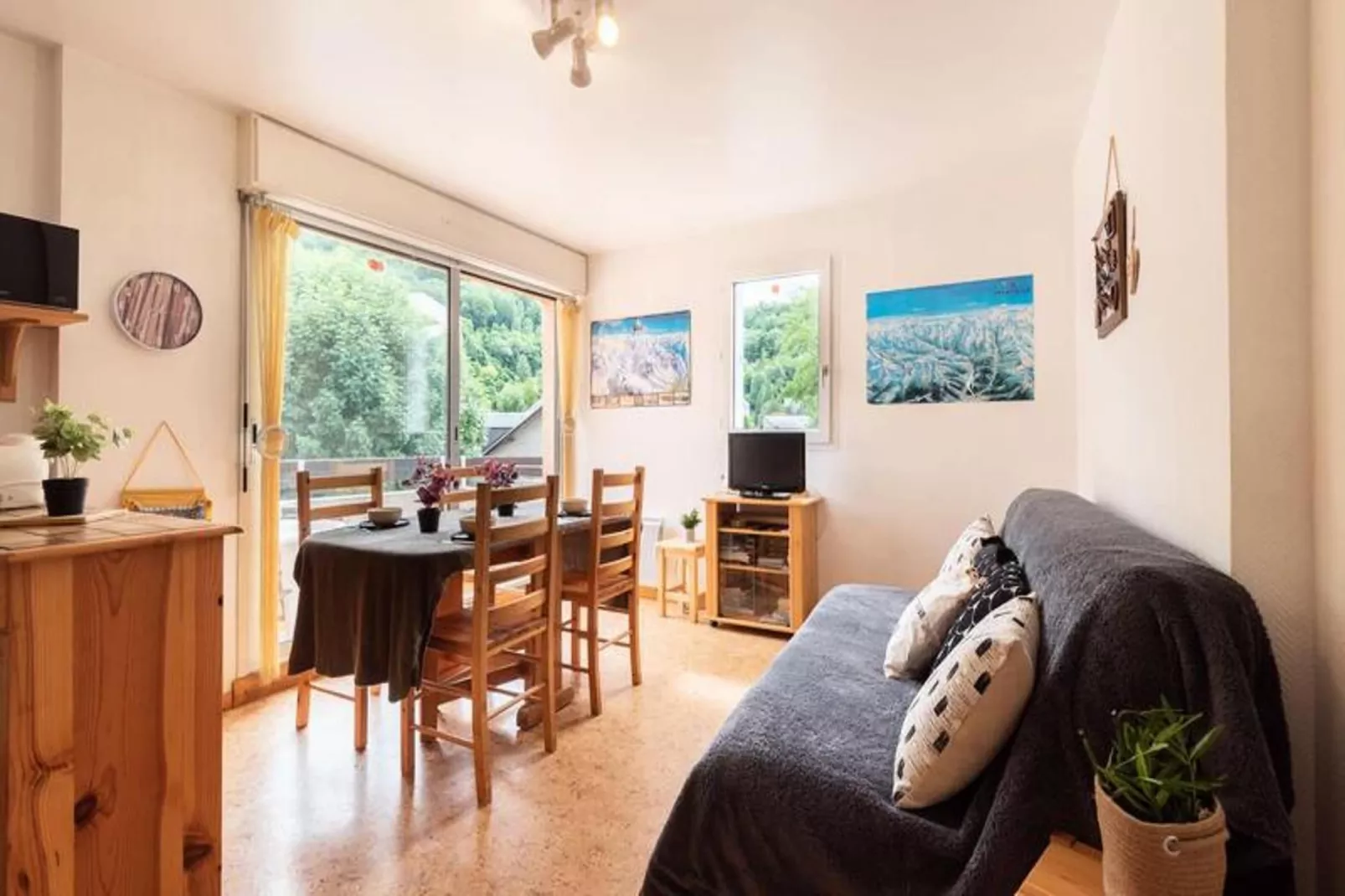 Résidence H.th.ii:bat.8-Woonkamer