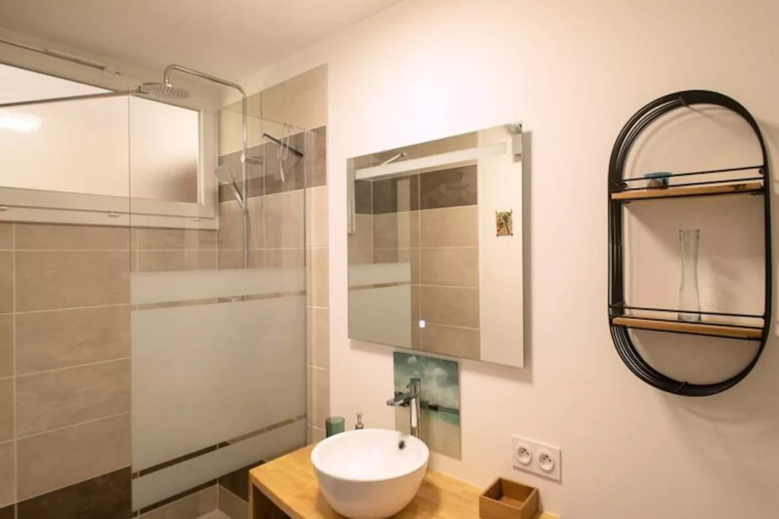 66b - Bel Appartement &agrave; 800m De La Mer Avec Parking Priv&eacute;-Image-tags.