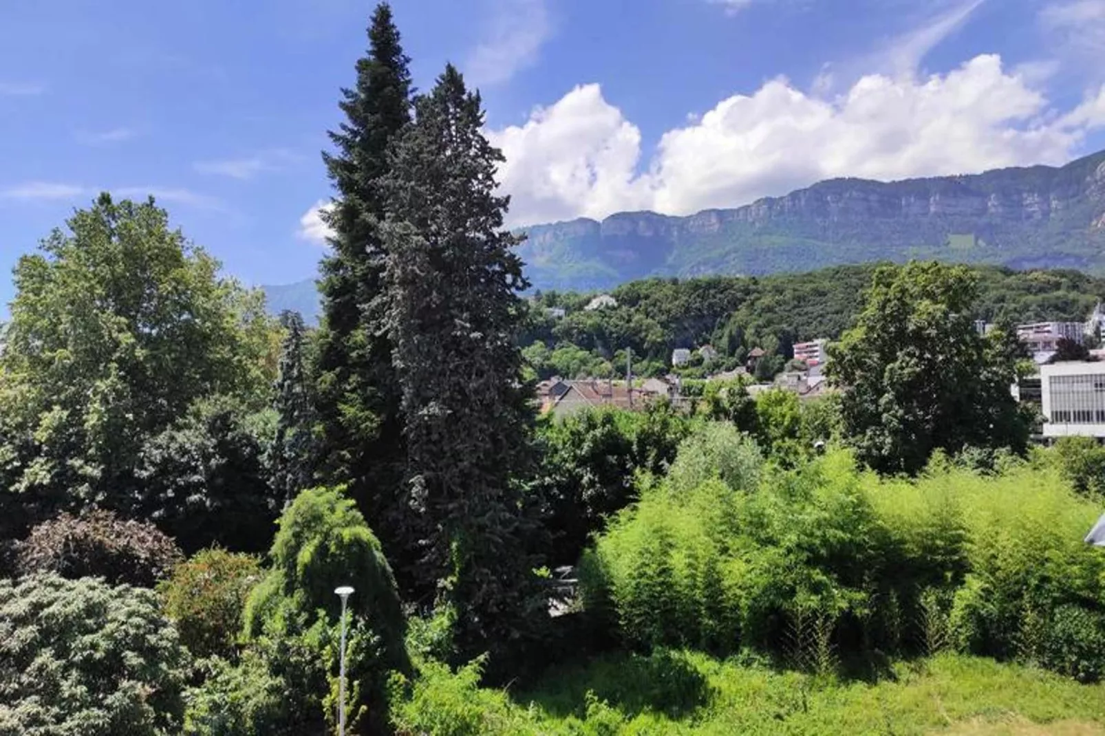 Résidence Le Clos Des Merisiers-Uitzicht zomer