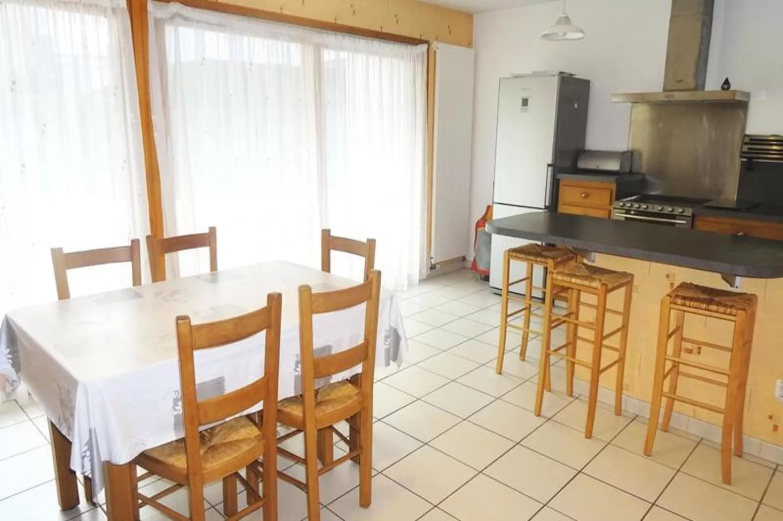 Residence L'albizia-Eetkamer