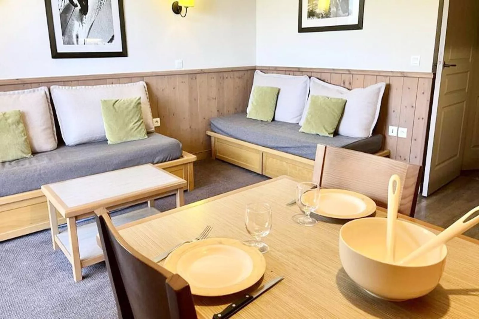 Résidence Valeriane-Uitzicht zomer