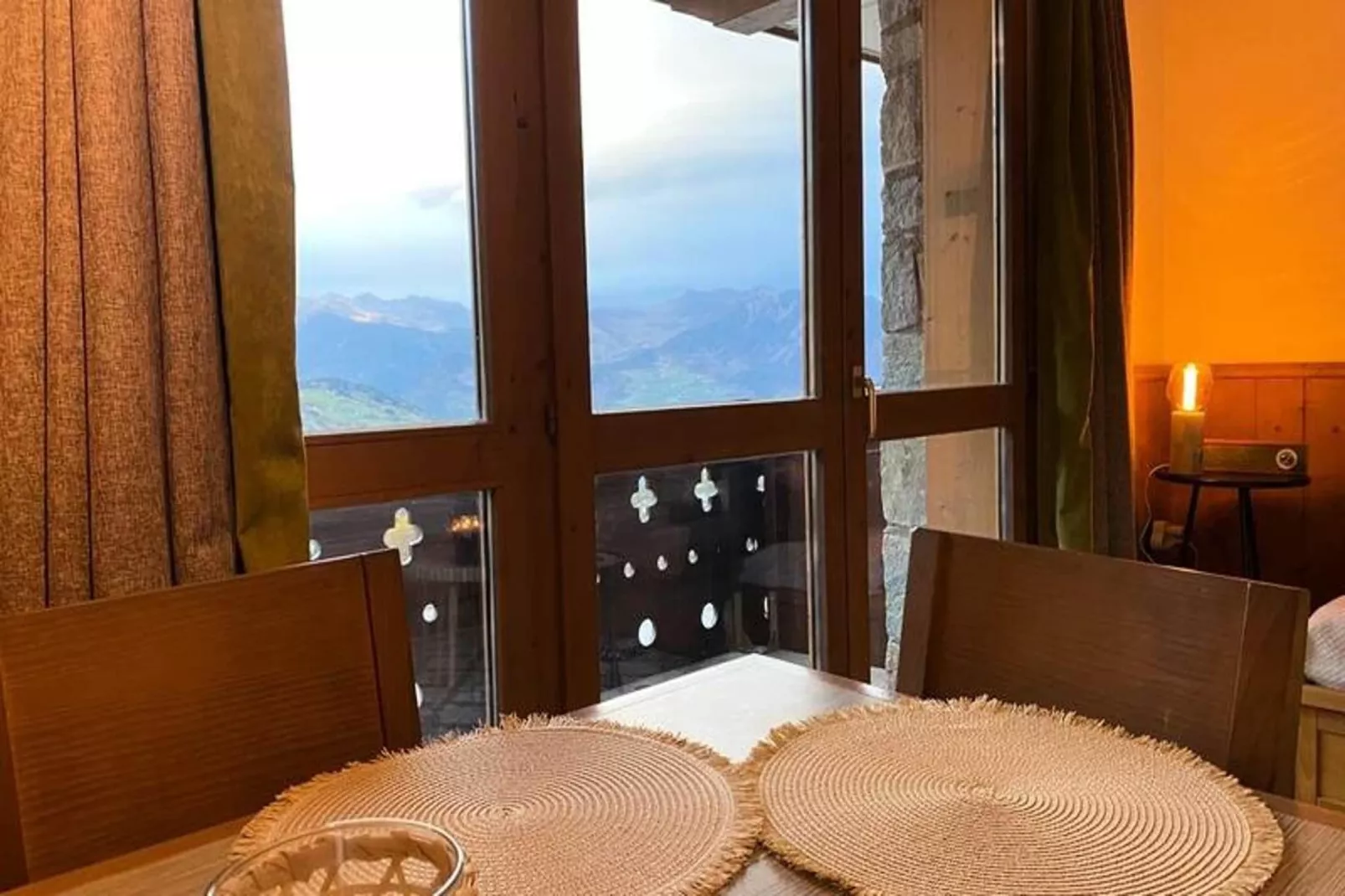 Résidence Valeriane-Eetkamer