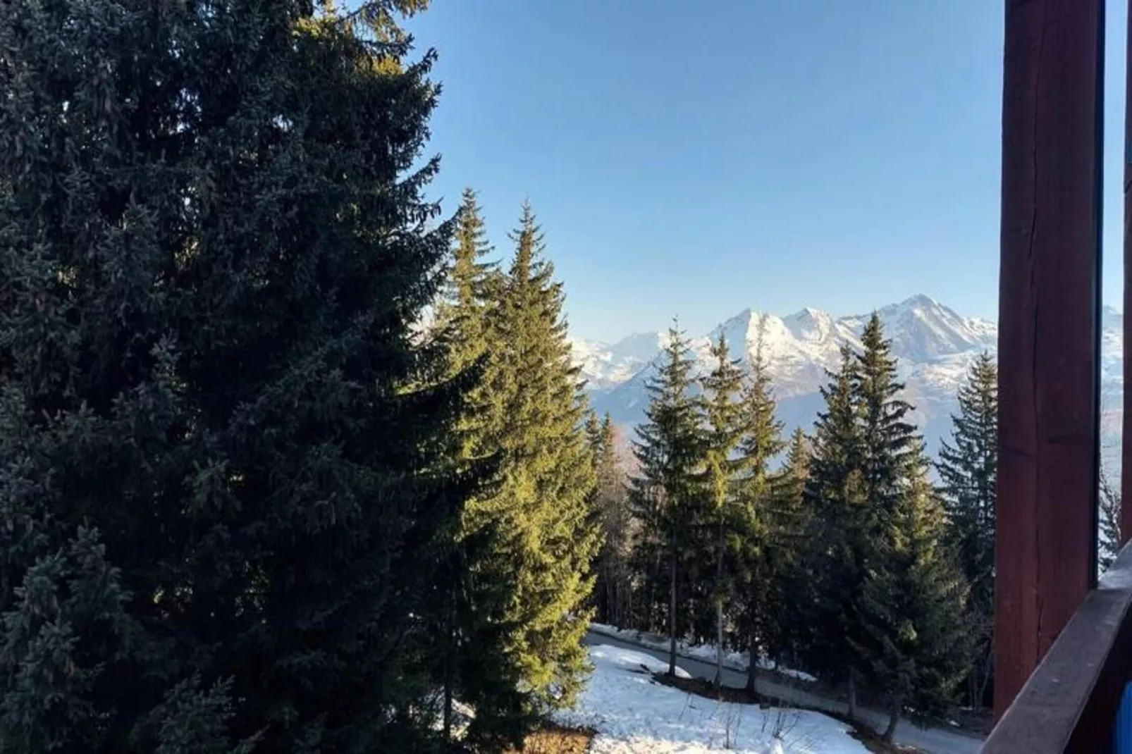 Résidence Miravidi-Buitenkant zomer