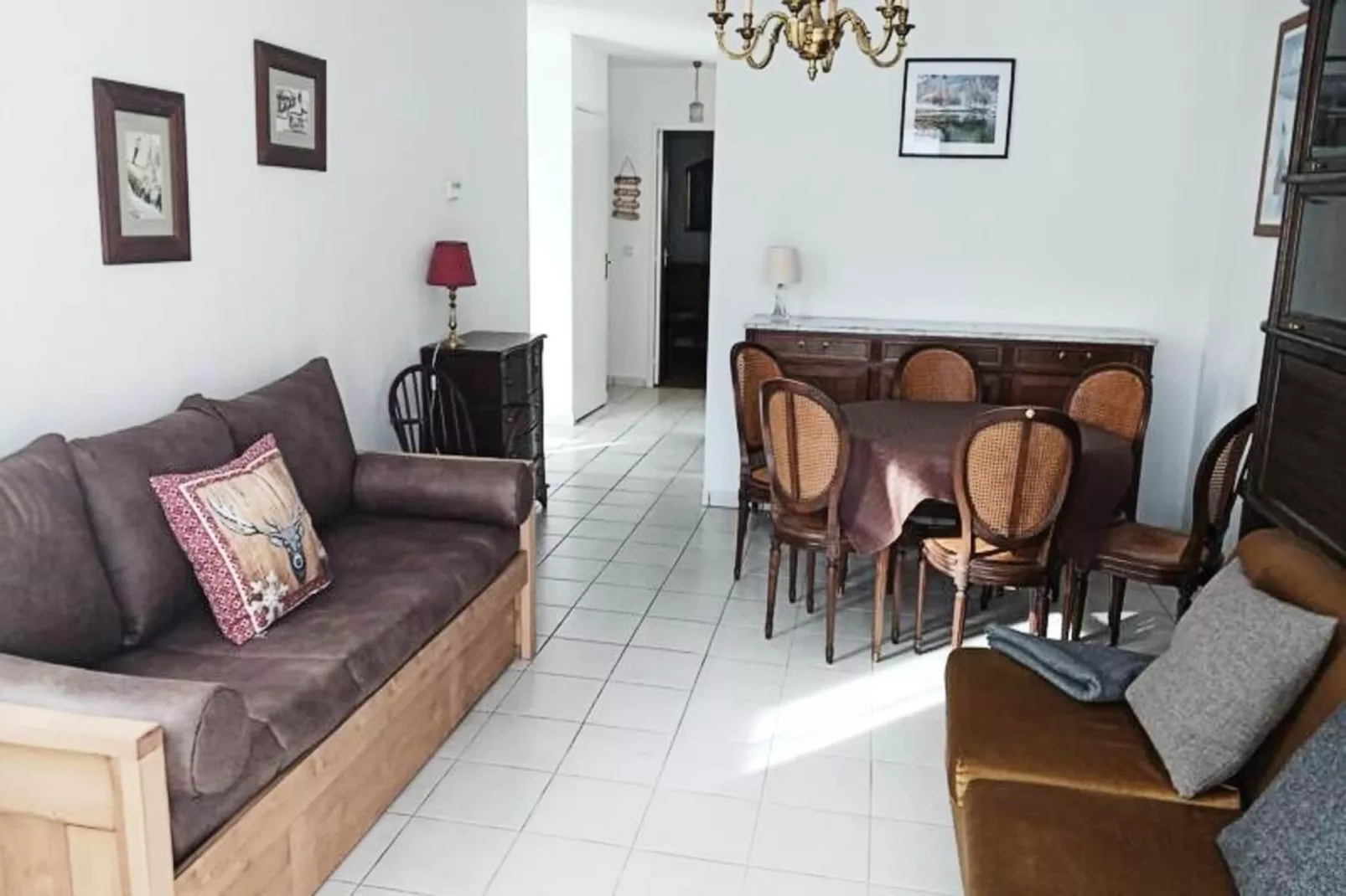 Résidence Le Bergentrum-Buitenkant zomer