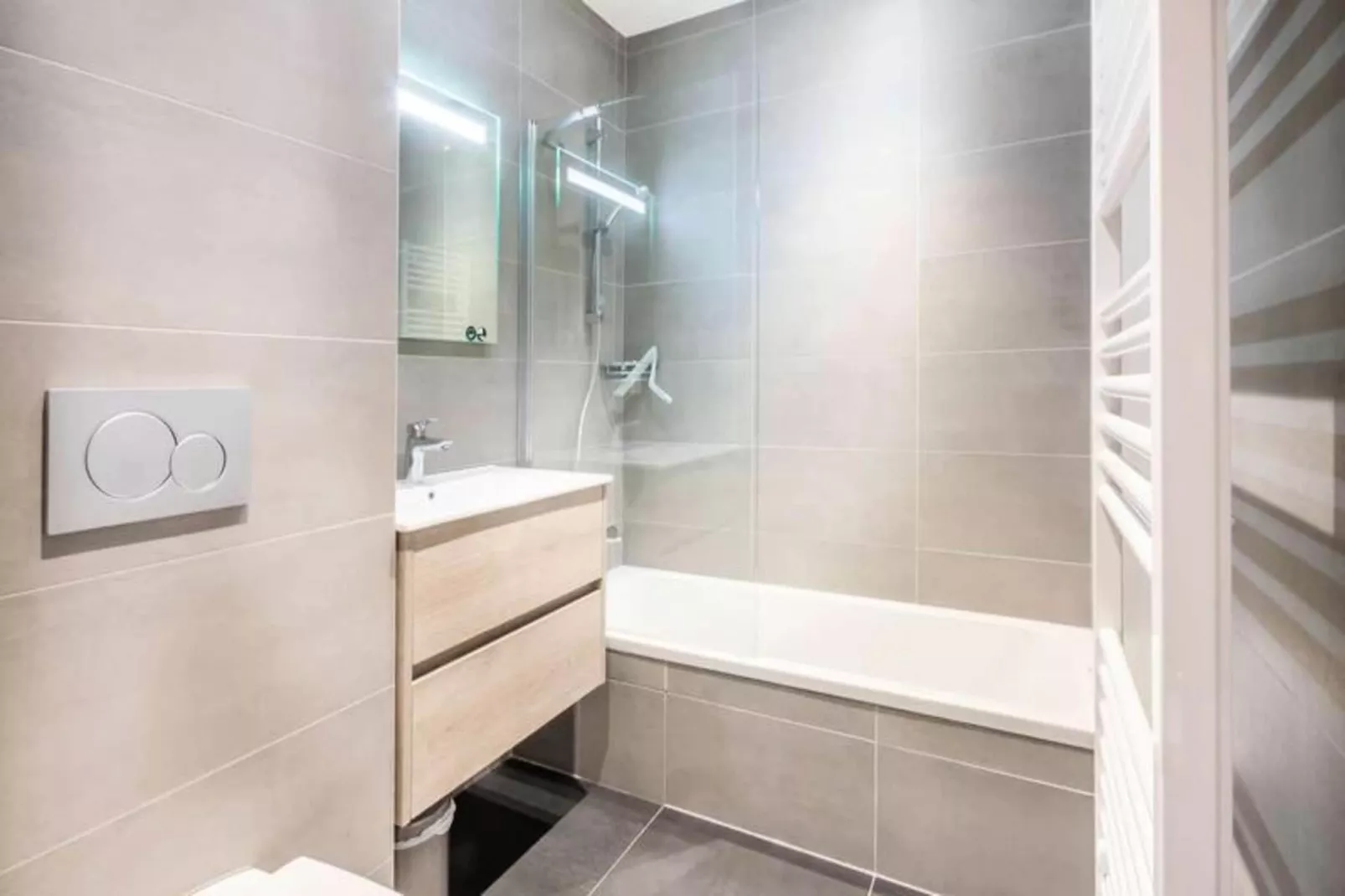 Résidence Le Lapia-Buitenkant zomer