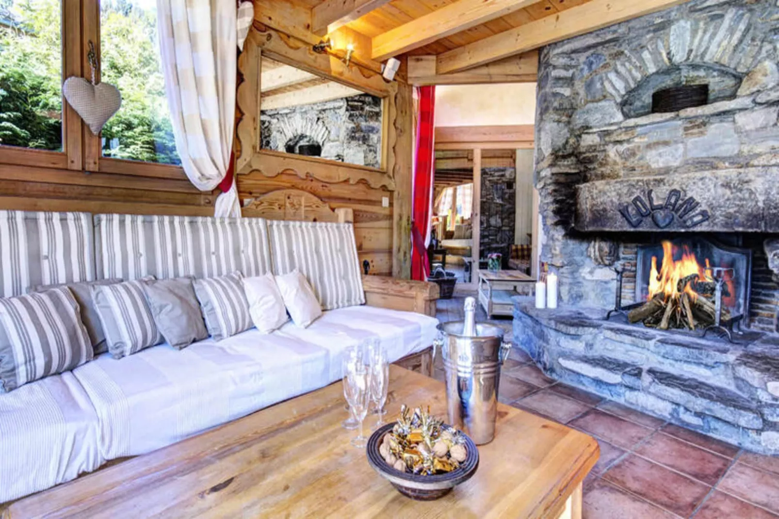 Résidence Lolana-Woonkamer