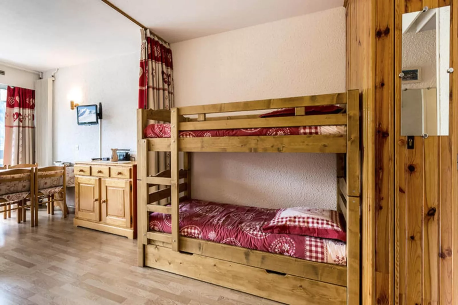 Résidence Aiguille Verte-Buitenkant zomer