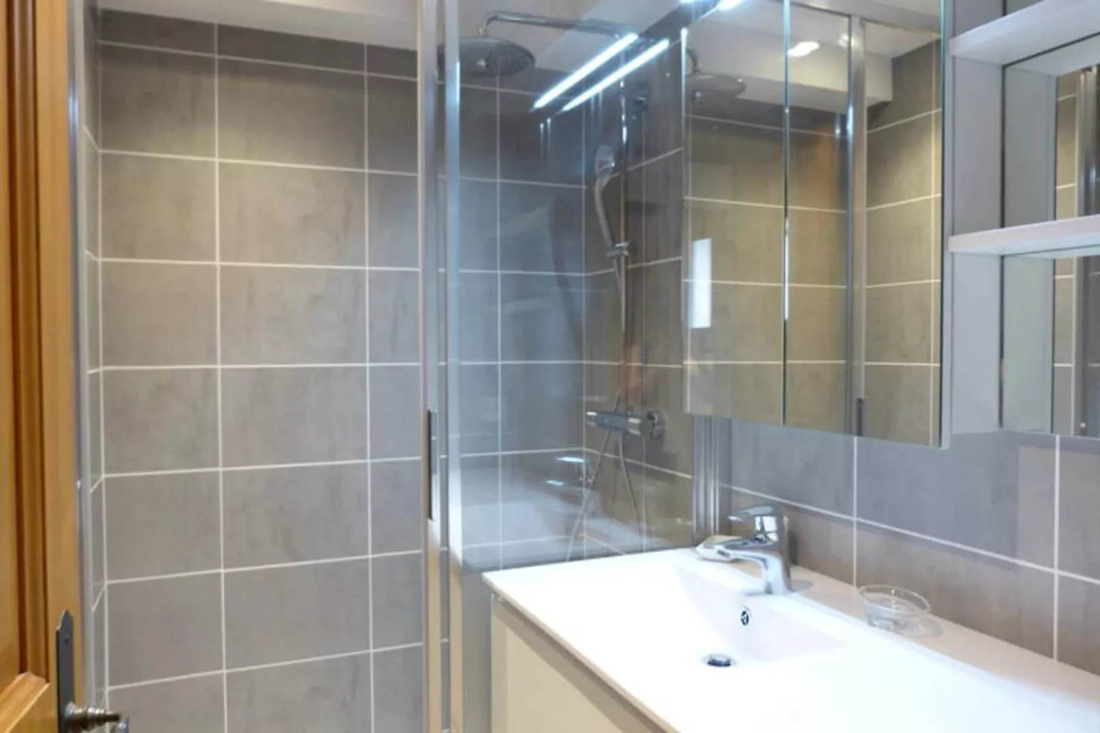 Résidence Domanial A-Buitenkant zomer