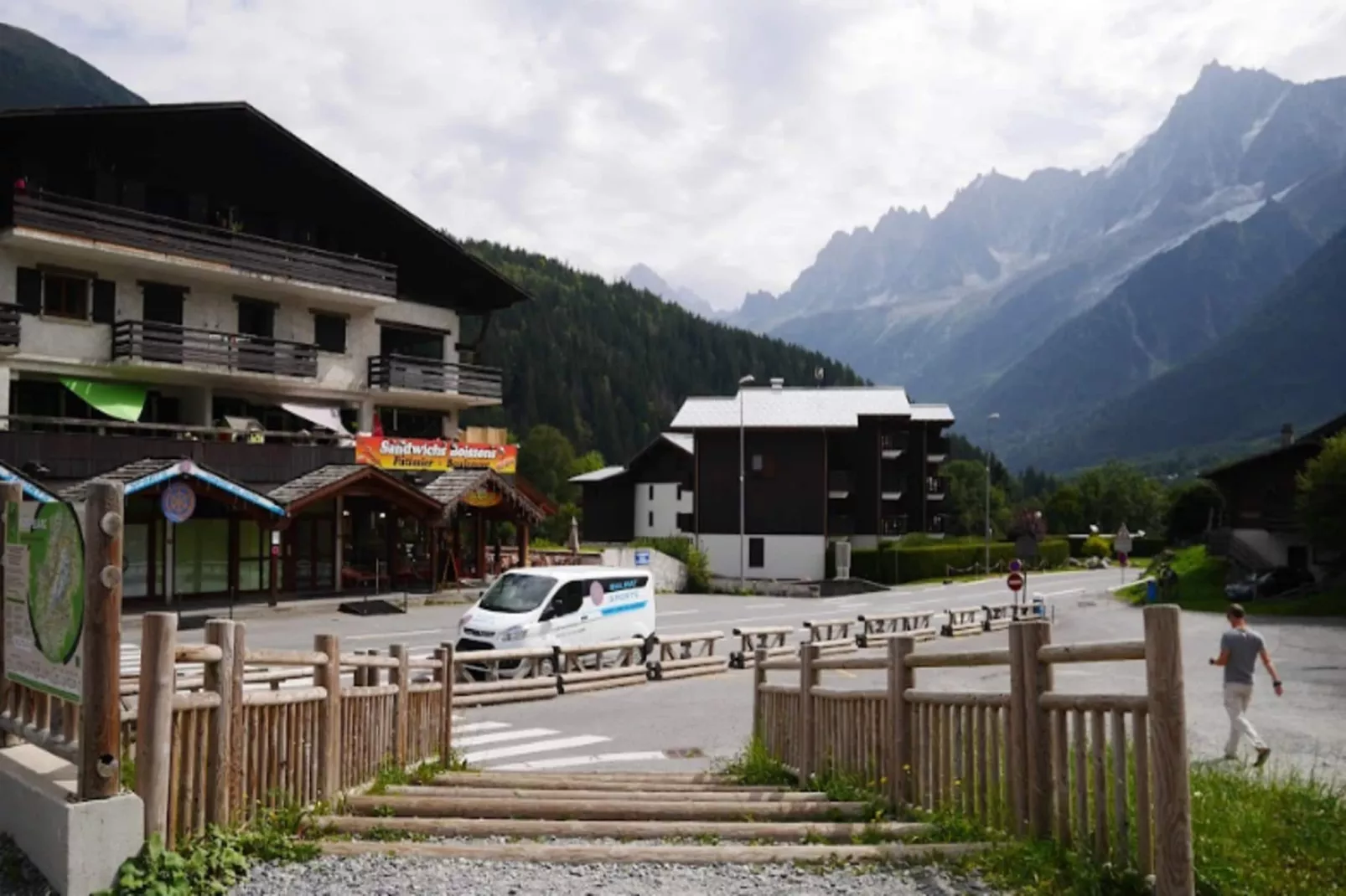 Résidence Les Houches Villages-Buitenkant zomer