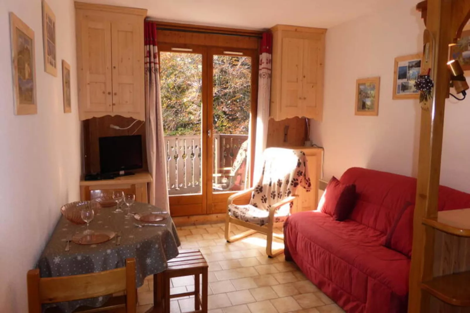 Résidence Le ChÂteau Bruyeres-Buitenkant zomer