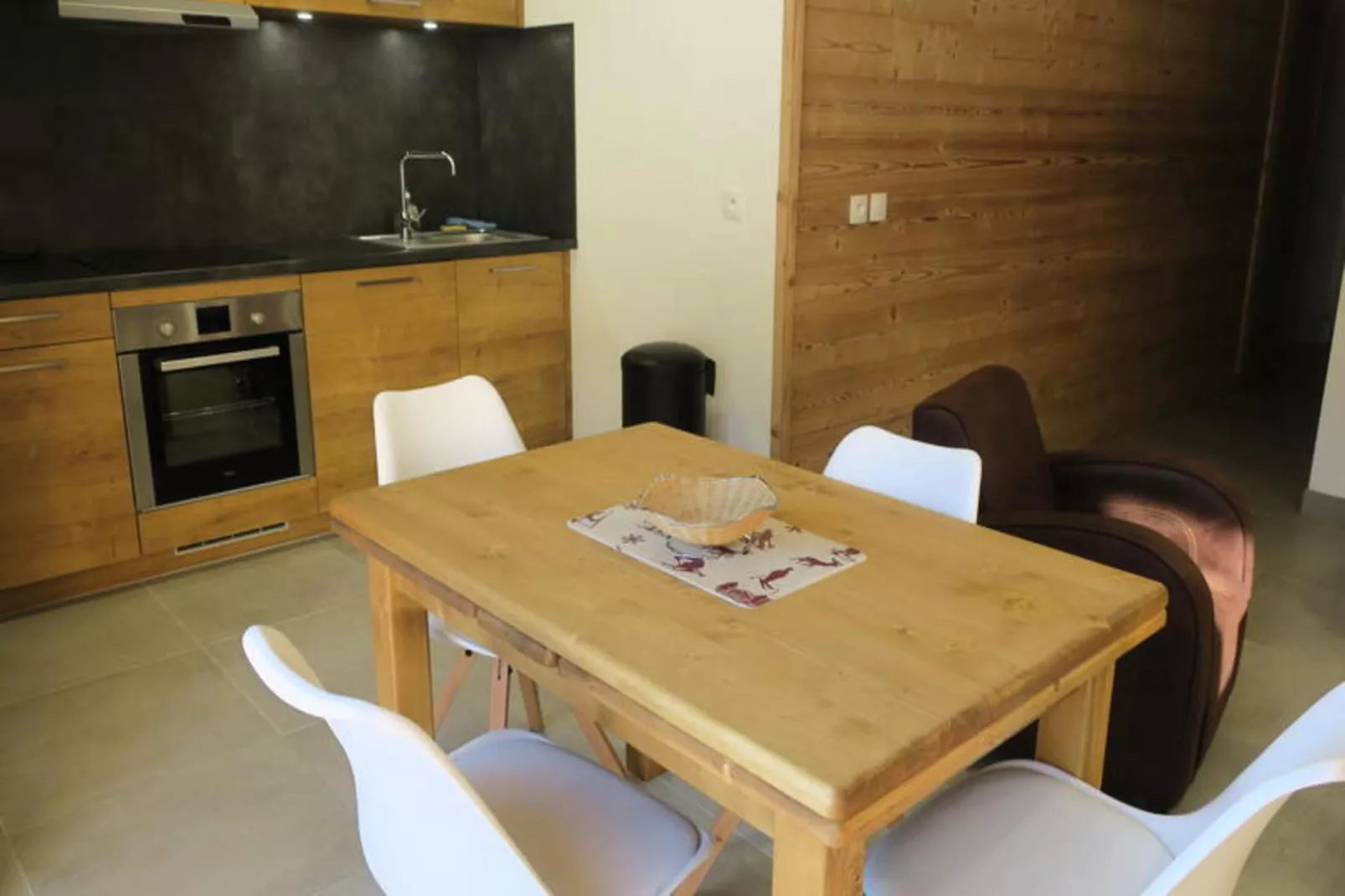 Résidence L'o Rouge-Eetkamer