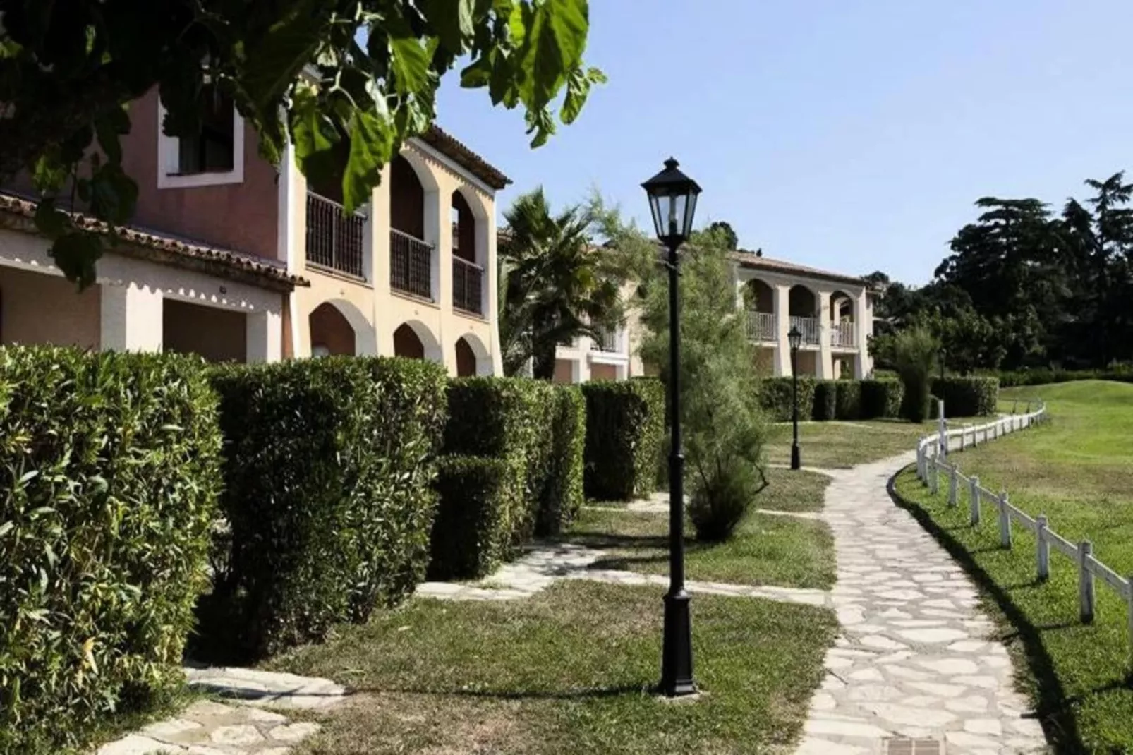 Résidence Les Parcs de Grimaud - maeva Home-Buitenkant zomer