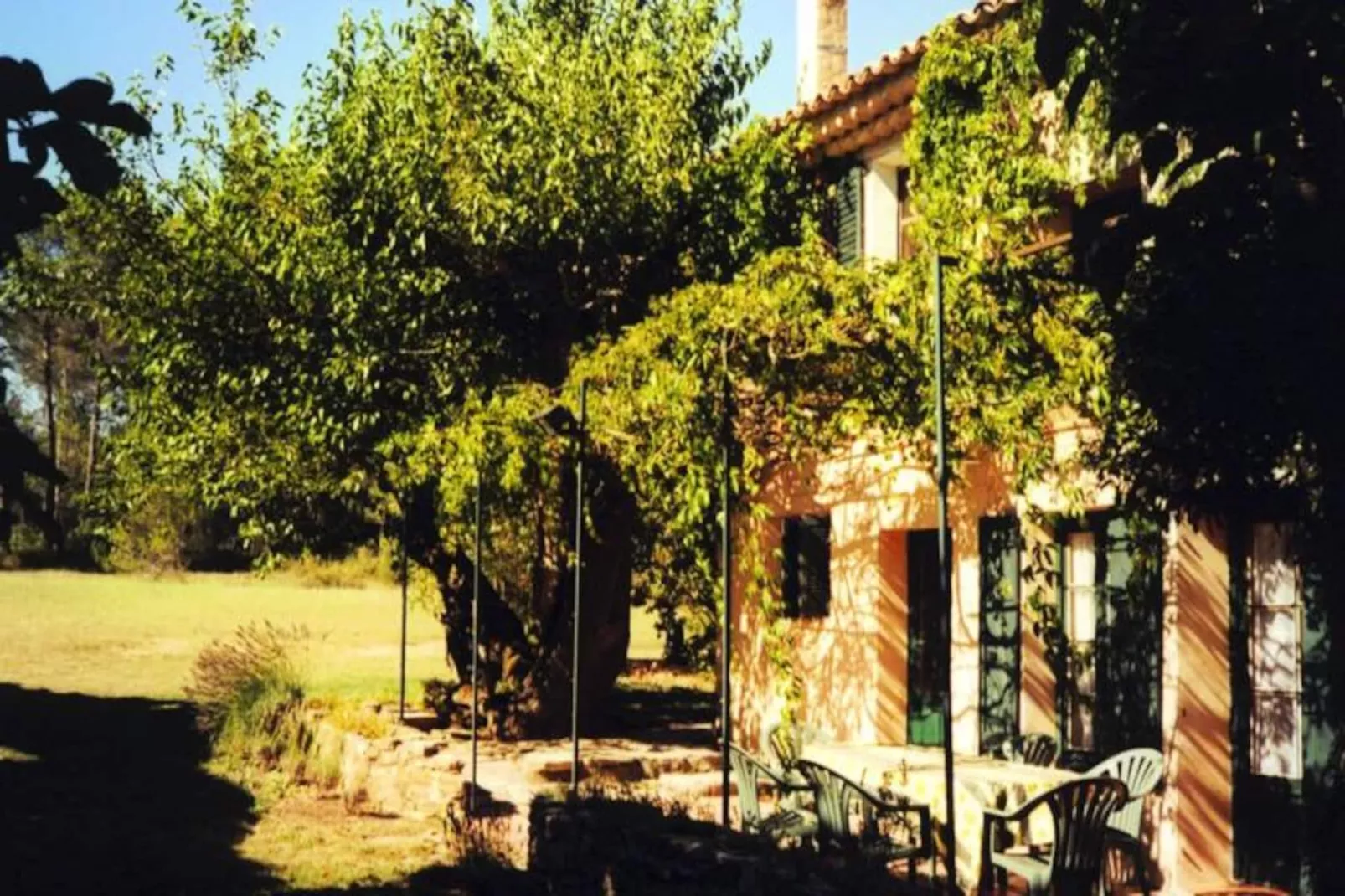 Les Messugues, Mas Proven&ccedil;al Typique Avec Piscine Partag&eacute;e, Nature, Calme-Image-tags.