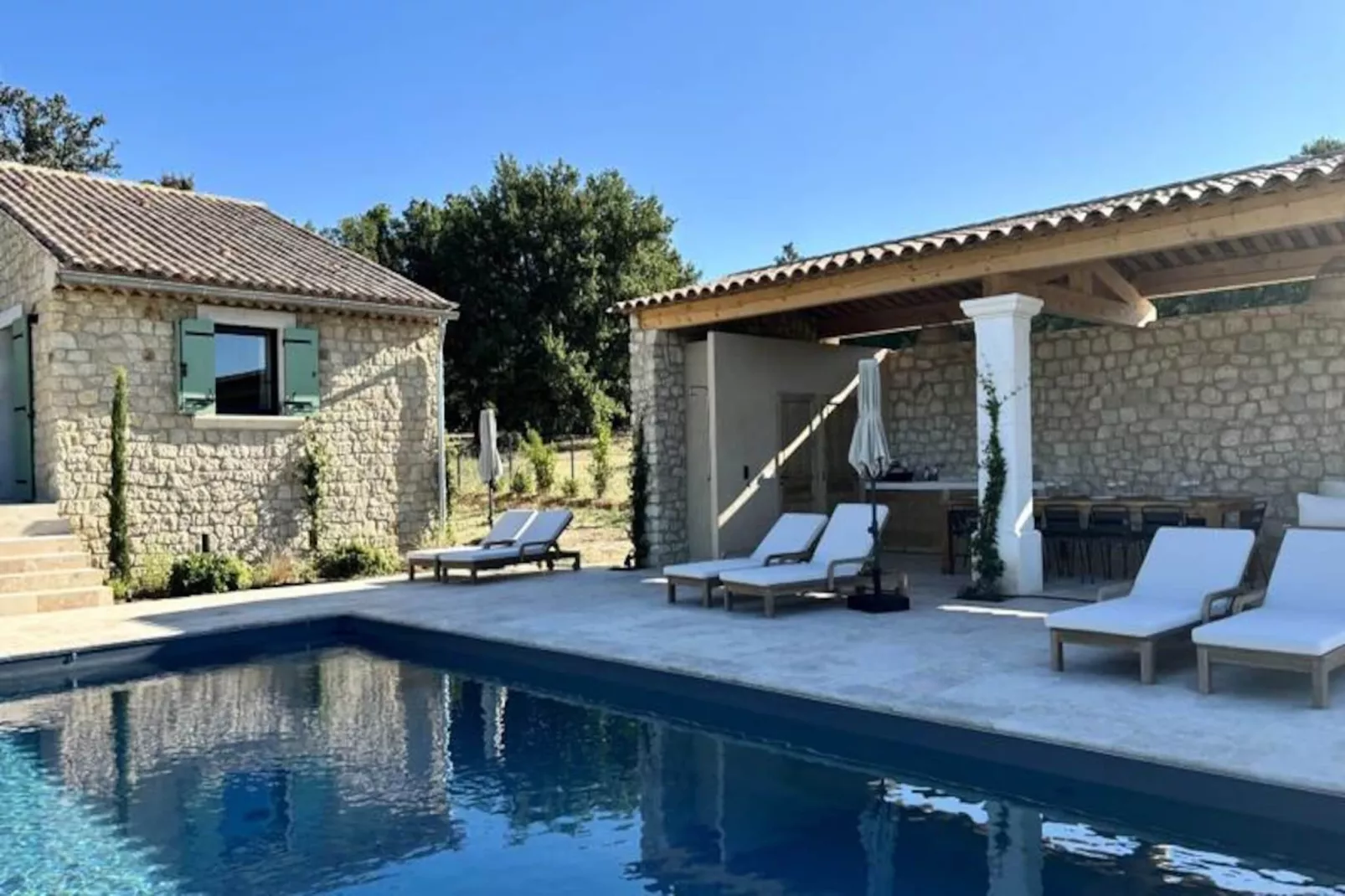 Mas Jas Du M&eacute;ou, Une &eacute;vasion Proven&ccedil;ale-Image-tags.