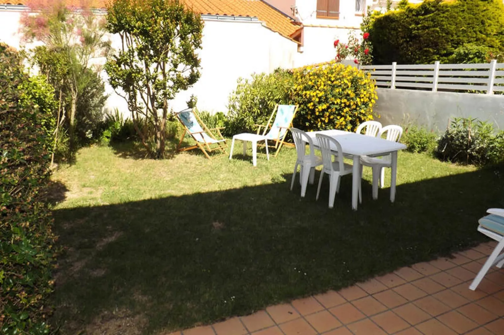 Maison à Saint-Gilles-Croix-de-Vie-Tuinen zomer