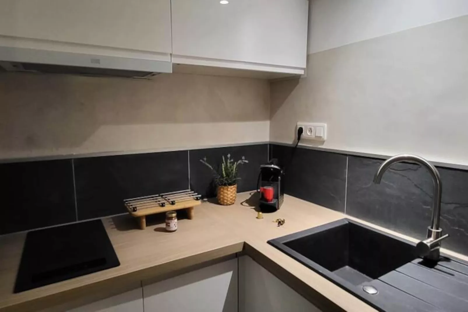 Résidence Petit Boudha Climatis&eacute; Mezzanine R&eacute;nov&eacute;  Parking 400m Plage ,50m Commerces-Image-tags.