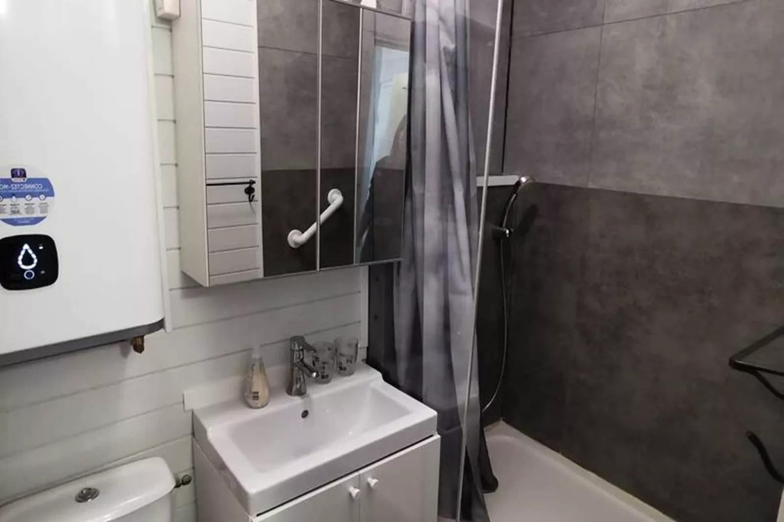 Résidence "le Saint Pierre"-Badkamer