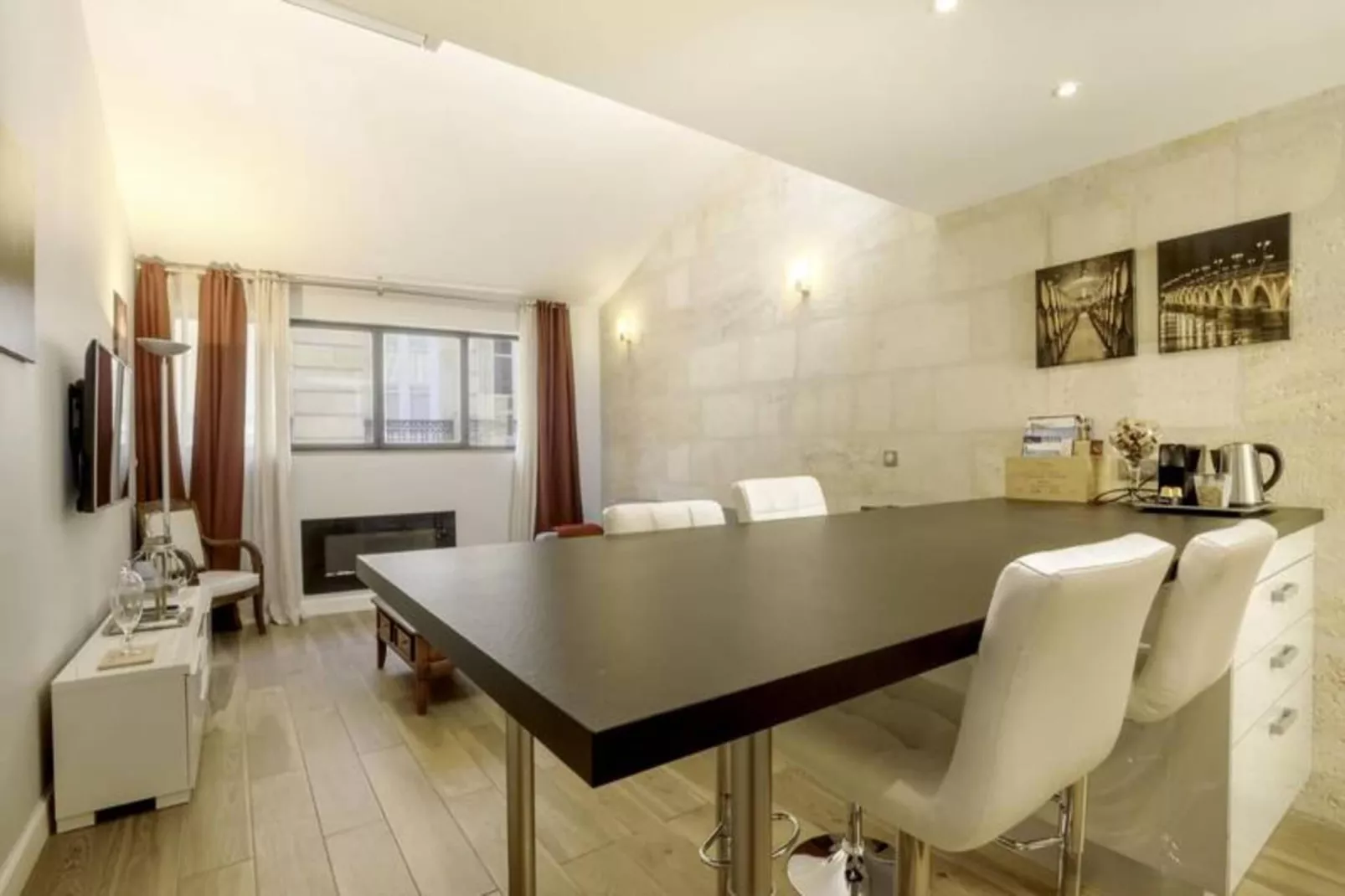 Superbe Duplex De Qualit&eacute;, En Hypercentre Avec Rooftop Et Climatisation-Eetkamer