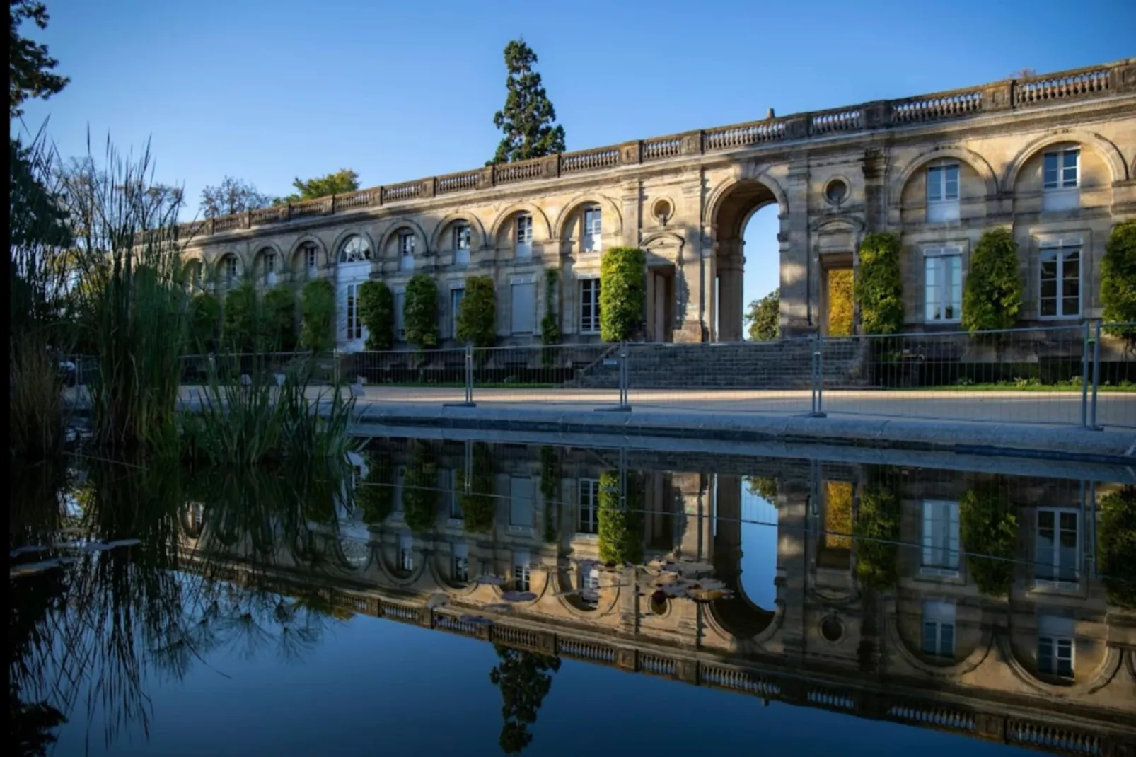 Maison Labruy&egrave;re - Familiale Aviau-Buitenkant zomer