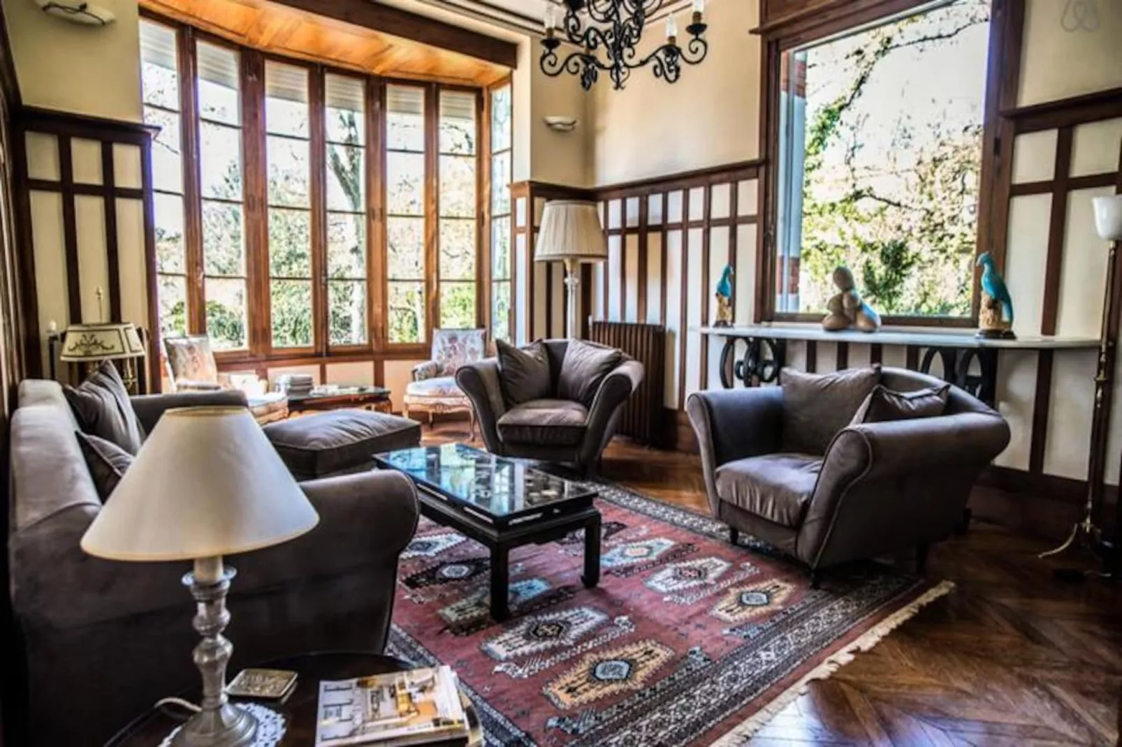 Villa  Arcachonnaise Spacieuse Au Style Authentique Proche De La Plage-Image-tags.